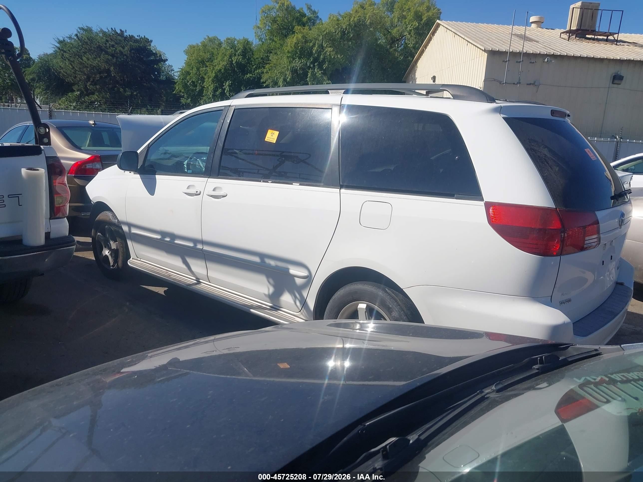 2005 Toyota Sienna Le Белый vin: 5TDZA23C75S295740