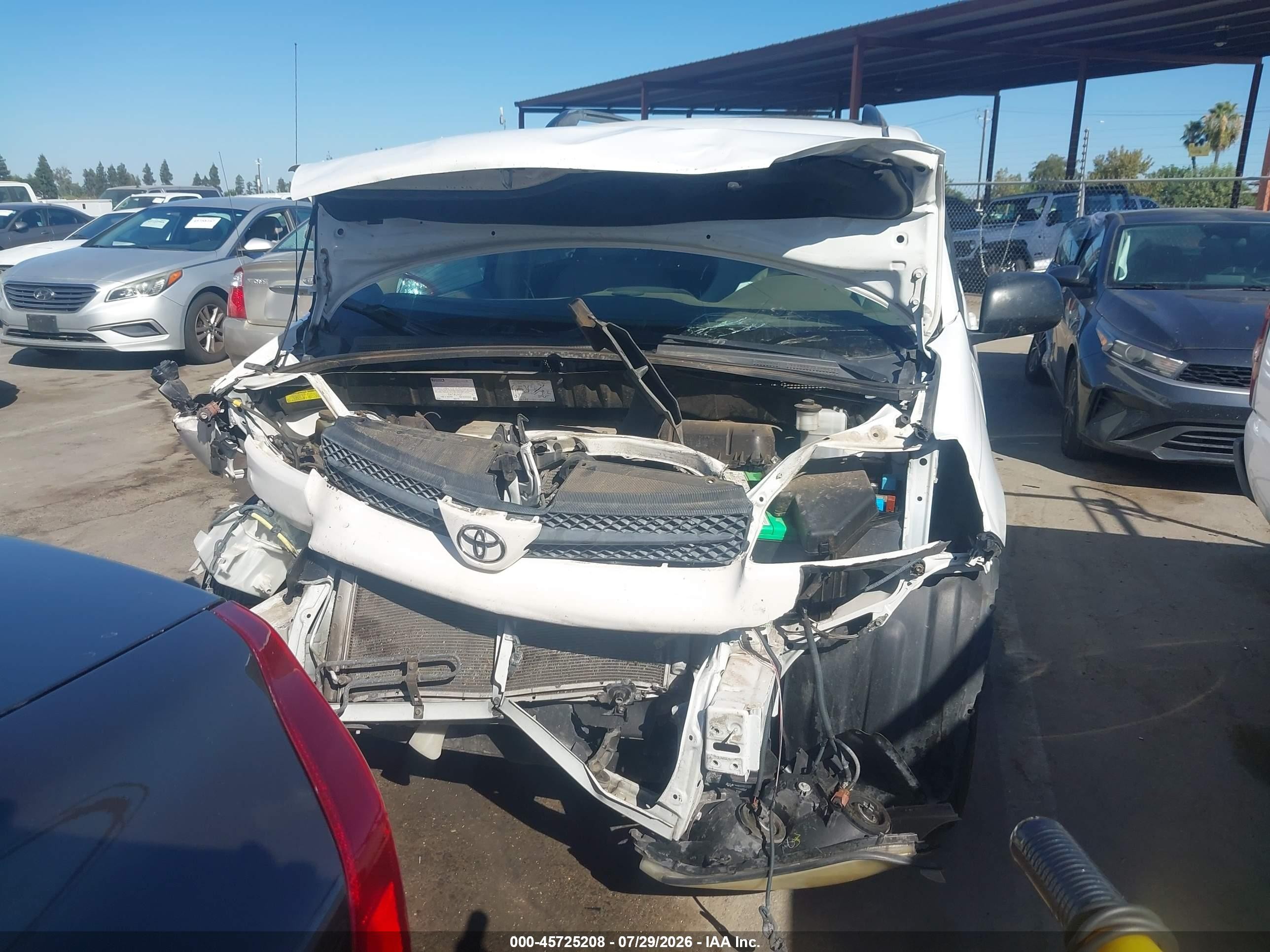 2005 Toyota Sienna Le Белый vin: 5TDZA23C75S295740