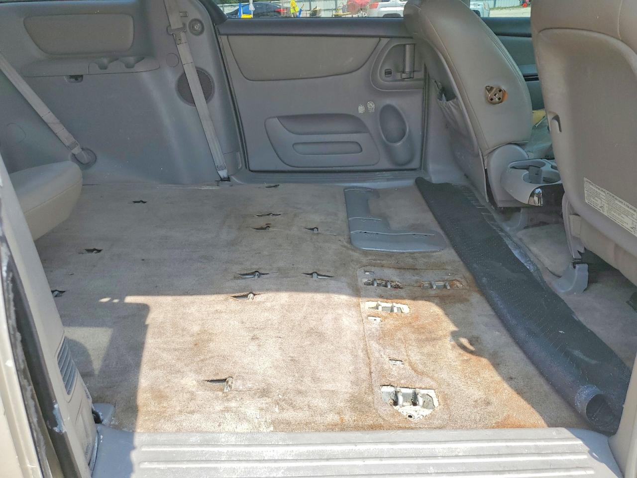 2005 Toyota Sienna Le 8 Passenger Silver vin: 5TDZA23C75S325044