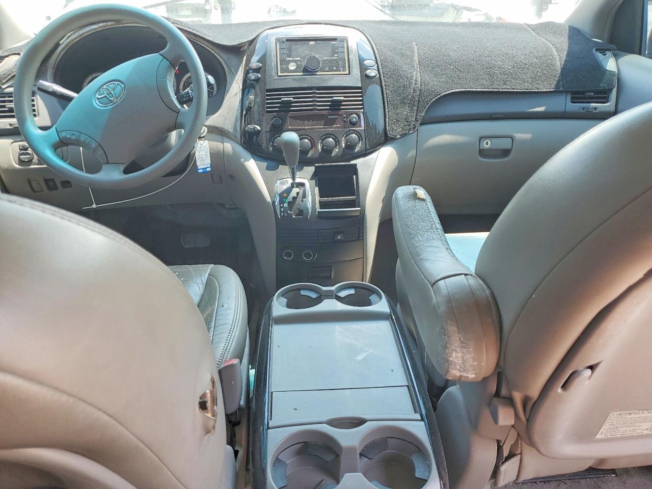 2005 Toyota Sienna Le 8 Passenger Silver vin: 5TDZA23C75S325044