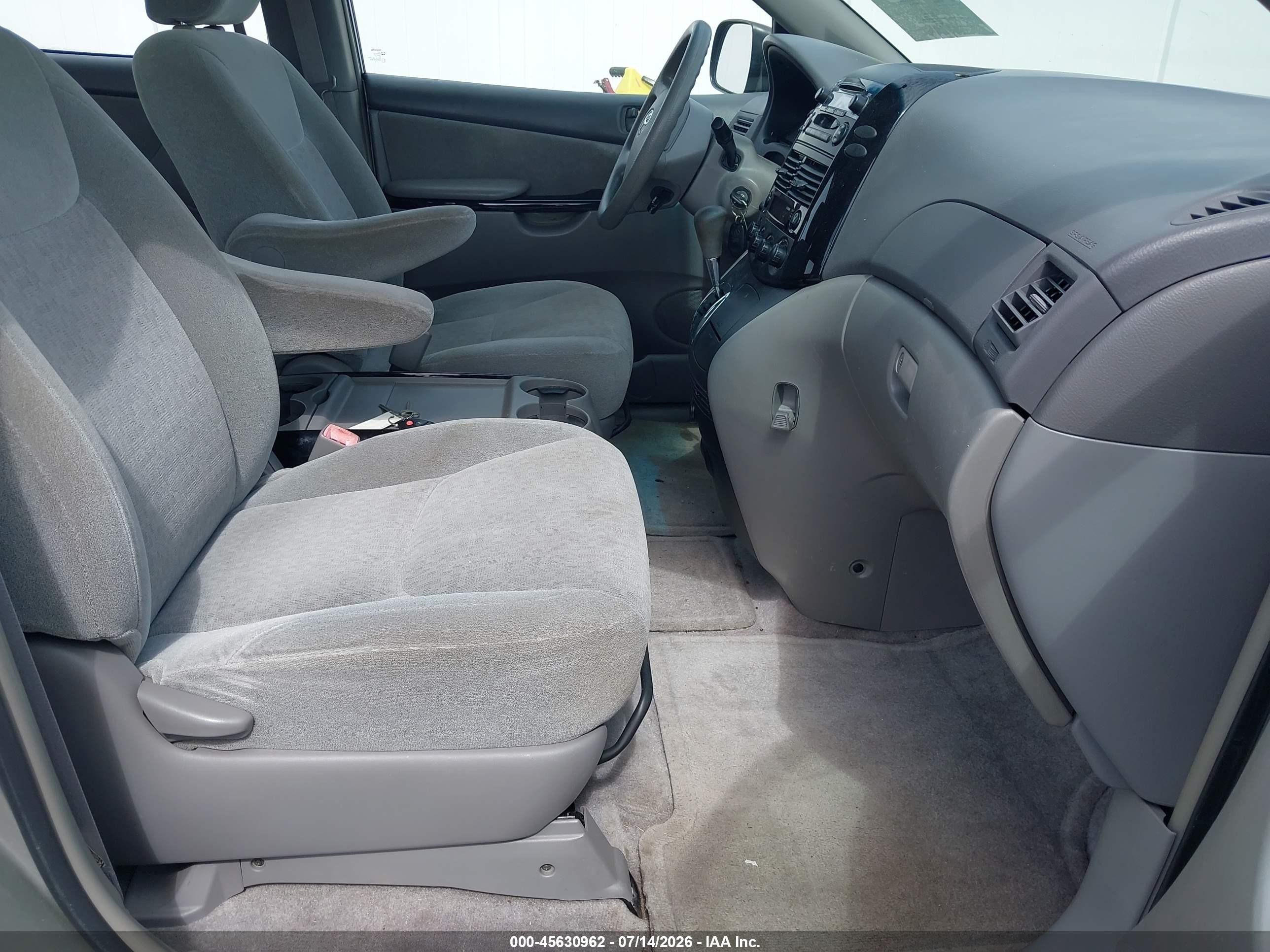 2005 Toyota Sienna Ce Серебряный vin: 5TDZA23C75S335699