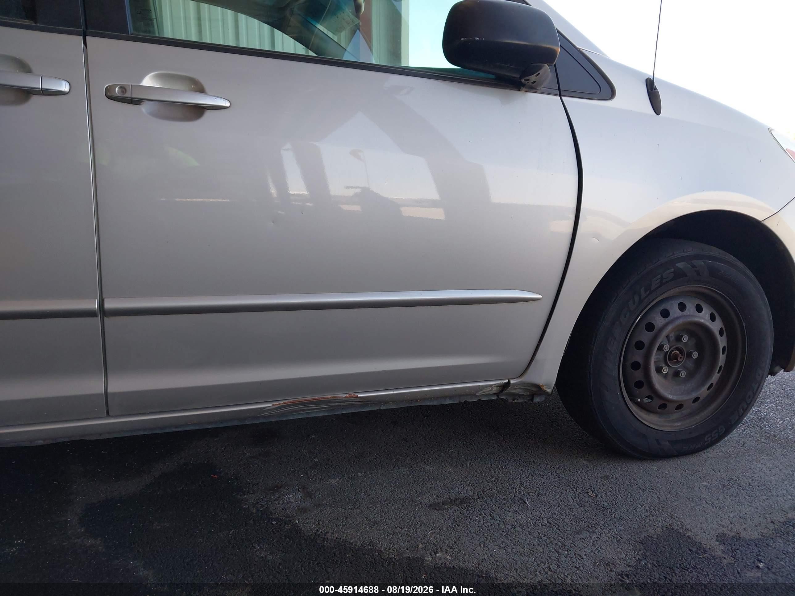 2005 Toyota Sienna Le Gray vin: 5TDZA23C75S347397