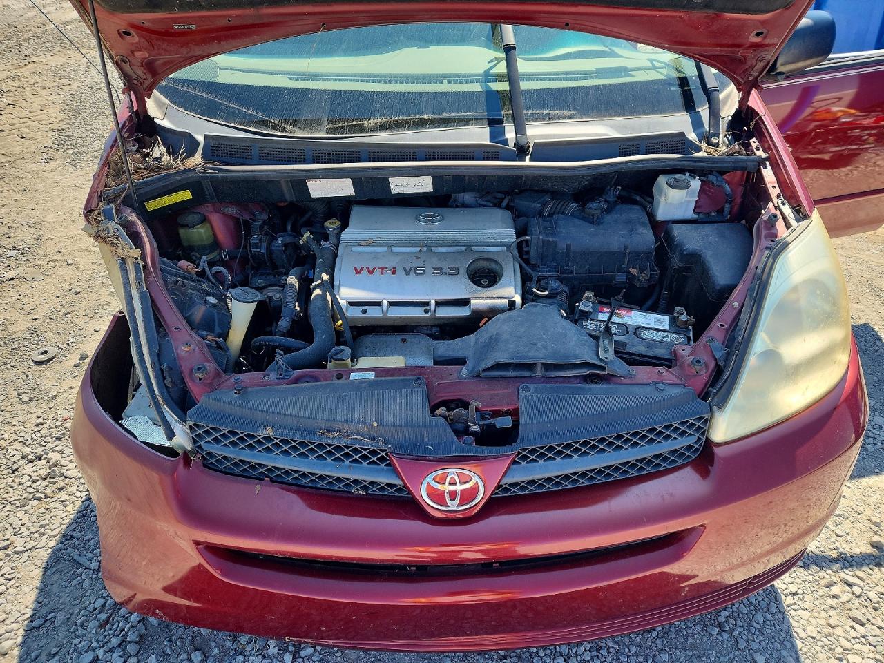 2005 Toyota Sienna Le 7 Passenger Red vin: 5TDZA23C75S354480