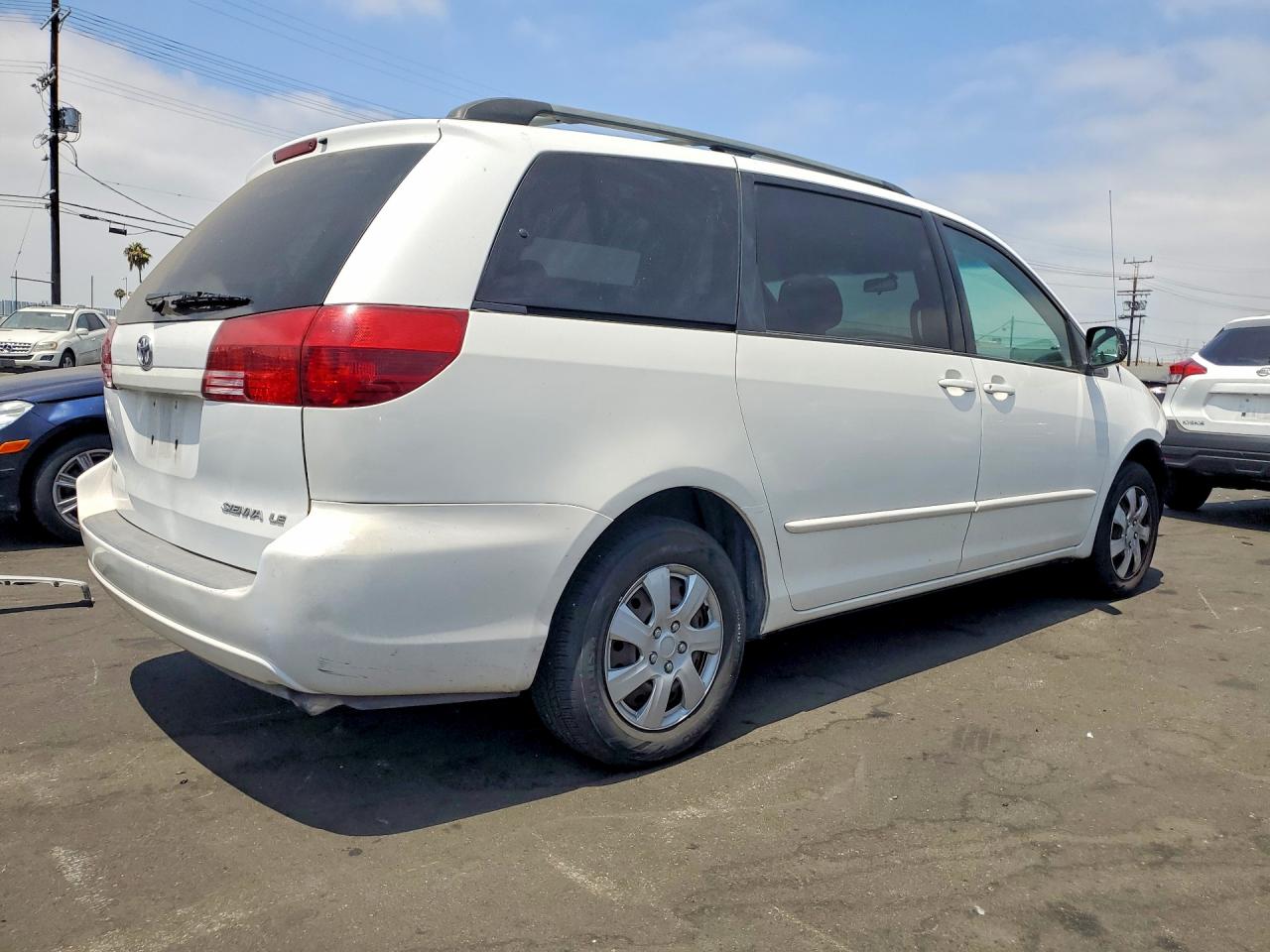 2005 Toyota Sienna Le 7 Passenger White vin: 5TDZA23C75S355693