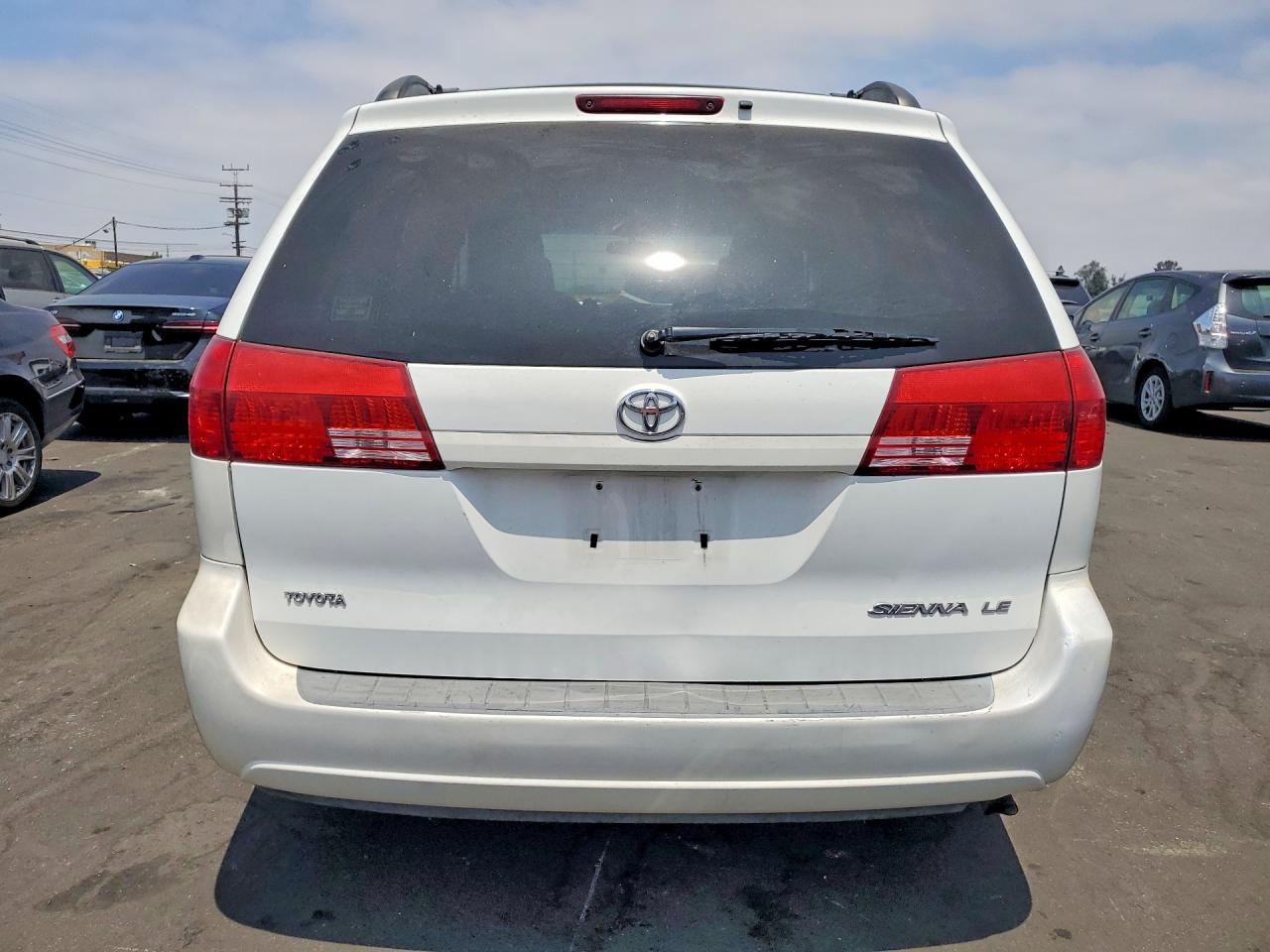 2005 Toyota Sienna Le 7 Passenger White vin: 5TDZA23C75S355693