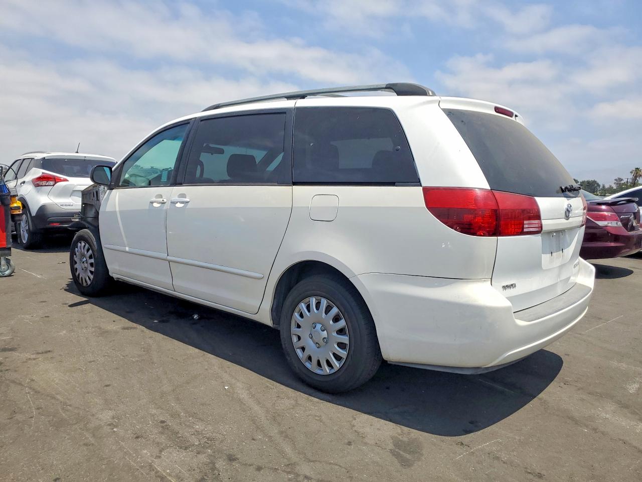 2005 Toyota Sienna Le 7 Passenger White vin: 5TDZA23C75S355693