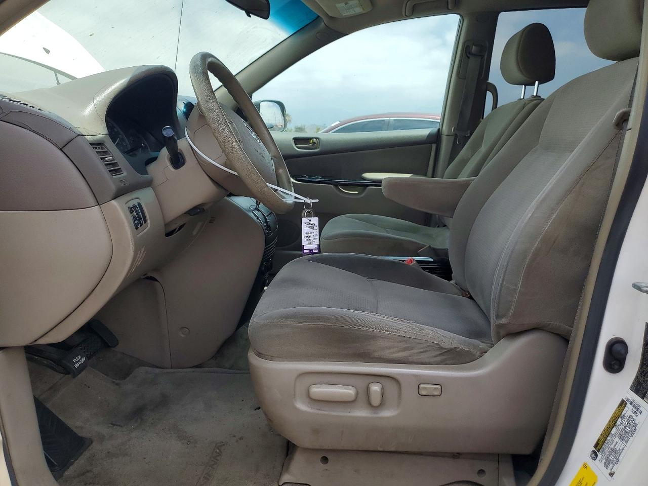 2005 Toyota Sienna Le 7 Passenger White vin: 5TDZA23C75S355693