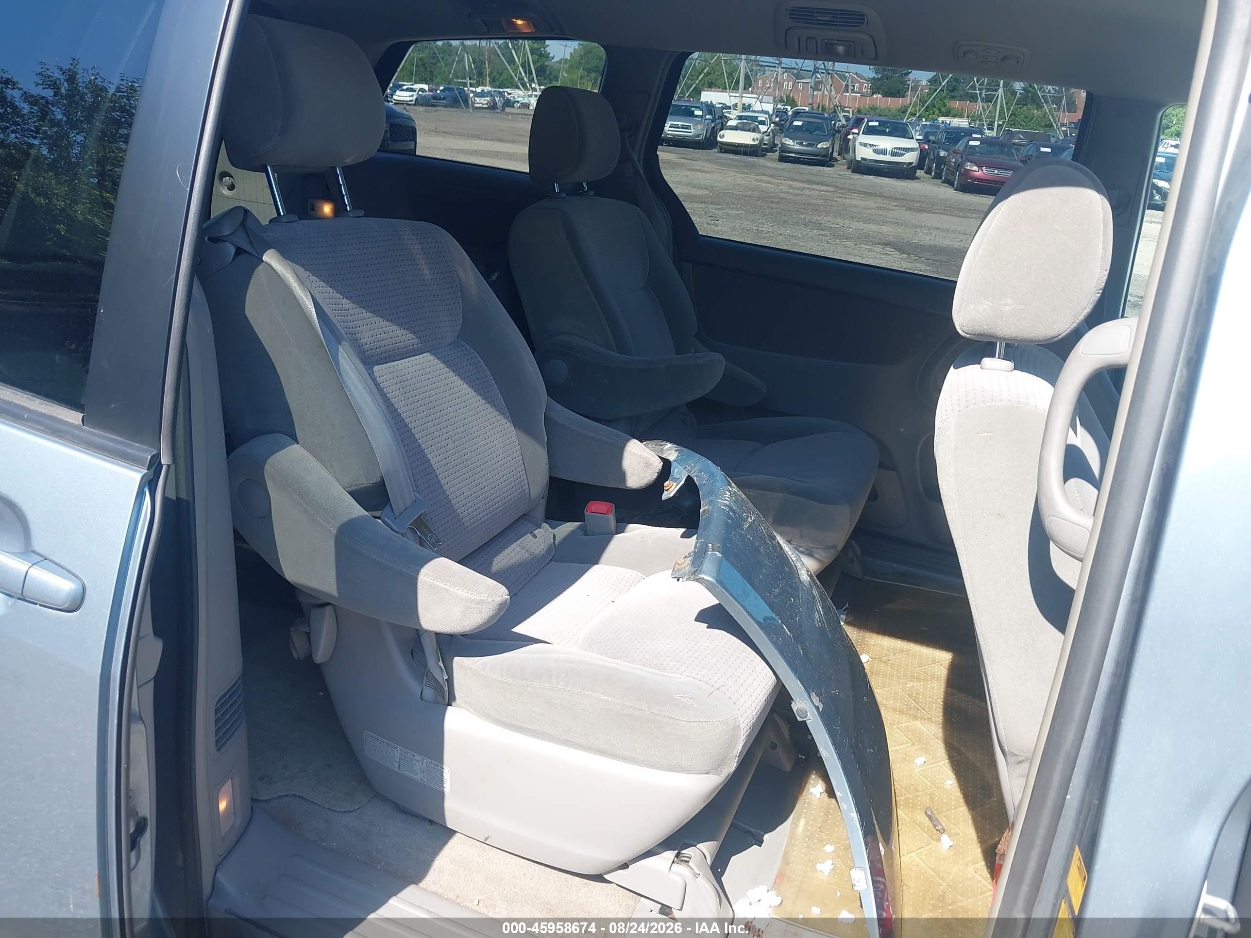 2006 Toyota Sienna Le Light Blue vin: 5TDZA23C76S398948
