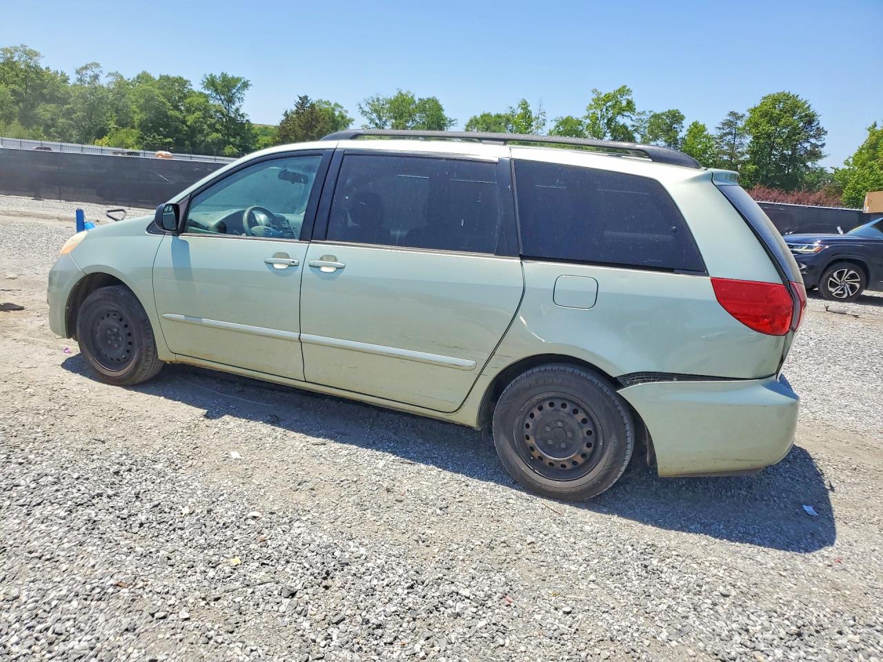 2006 Toyota Sienna Le 7 Passenger Green vin: 5TDZA23C76S413299