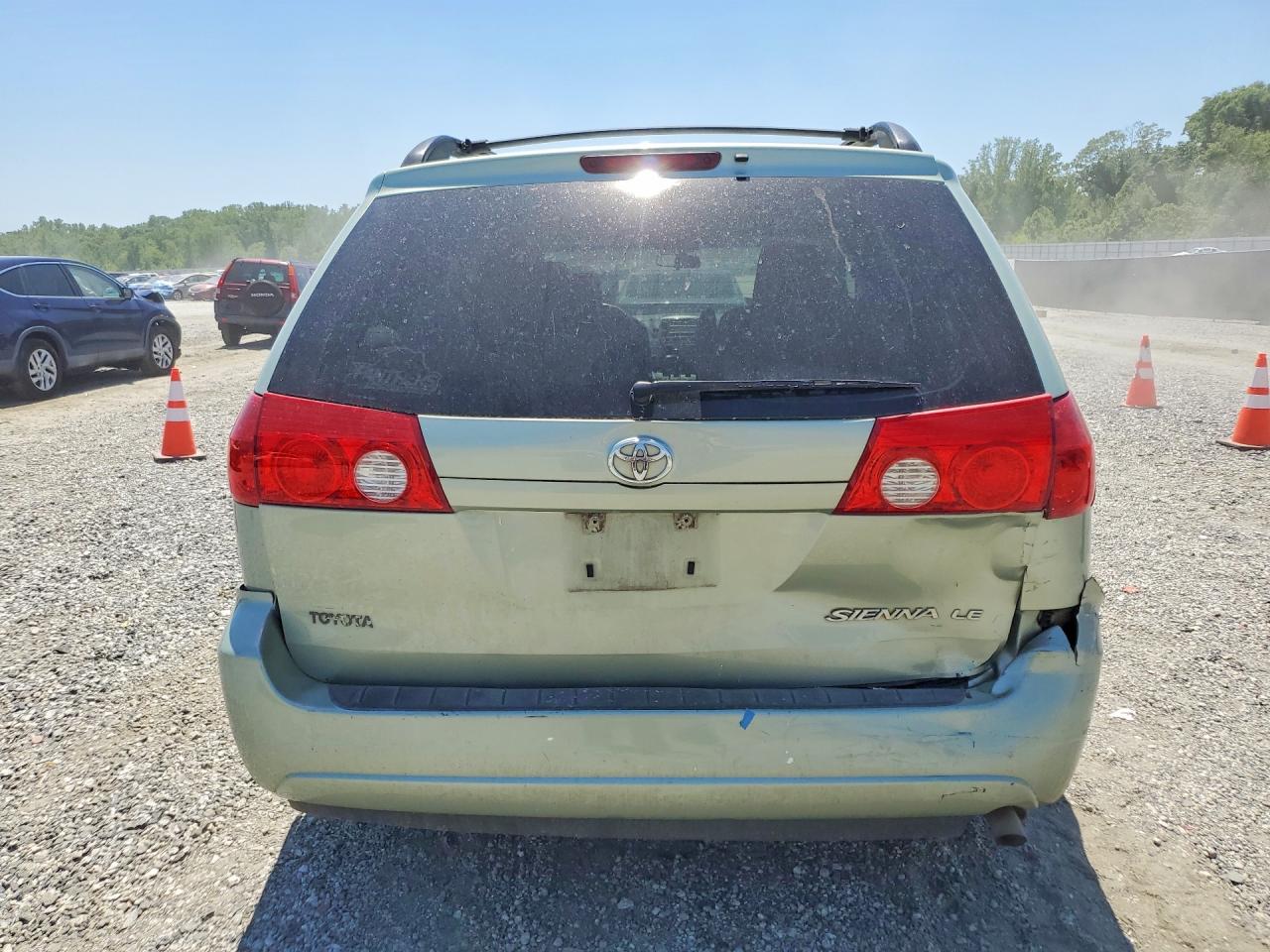 2006 Toyota Sienna Le 7 Passenger Green vin: 5TDZA23C76S413299