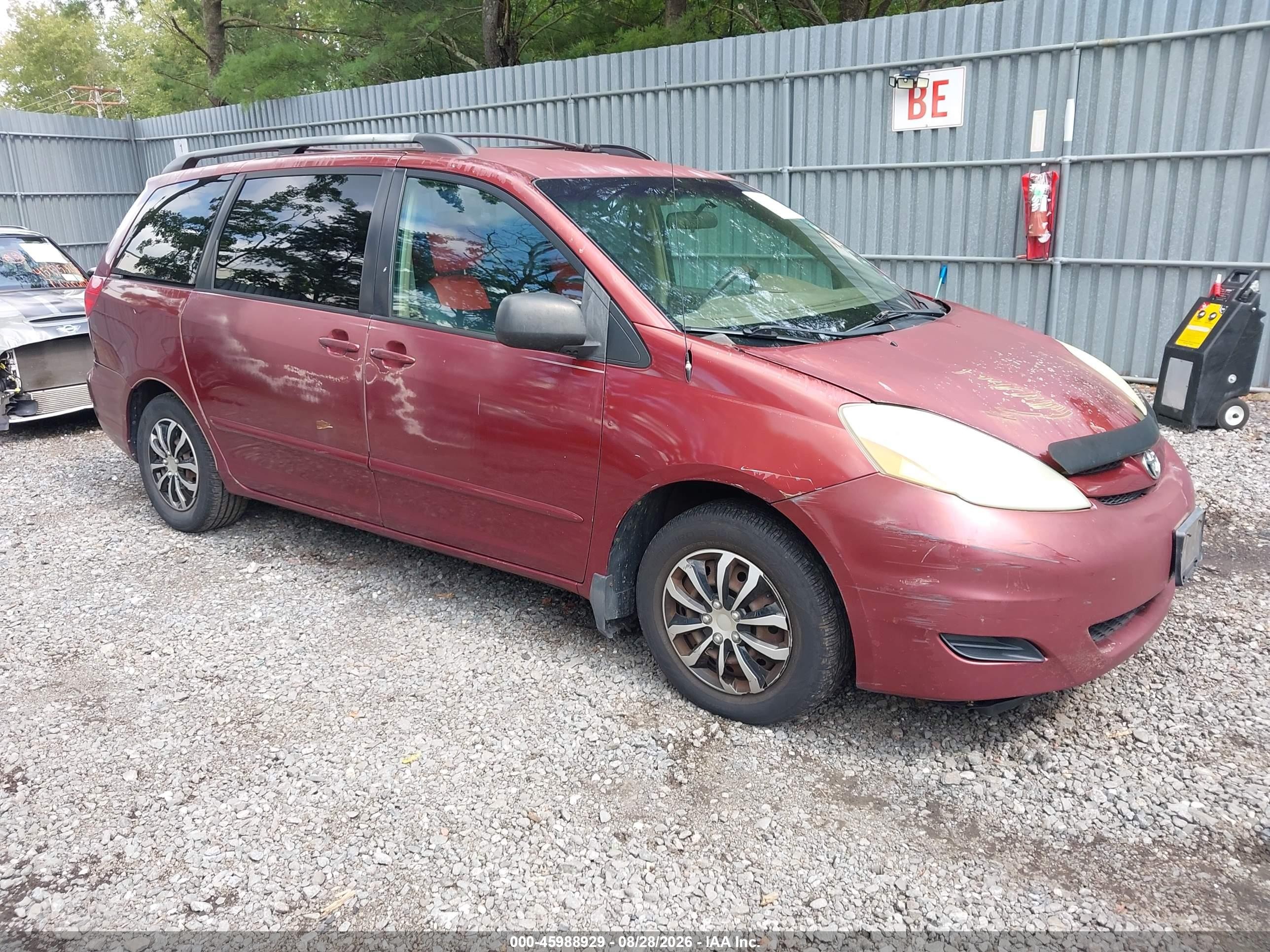 2006 Toyota Sienna Le Красный vin: 5TDZA23C76S484325