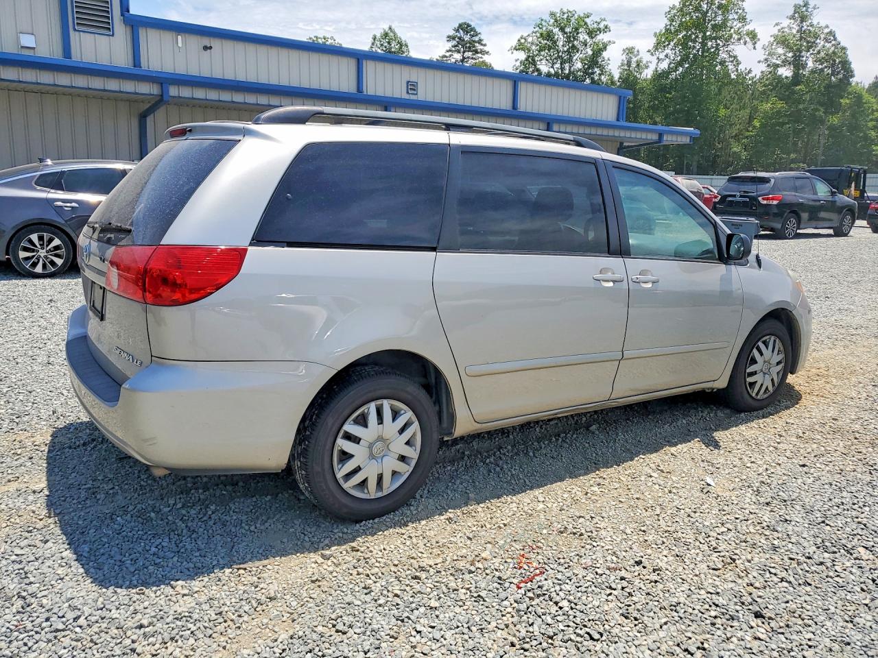2006 Toyota Sienna Le 7 Passenger Silver vin: 5TDZA23C76S488410