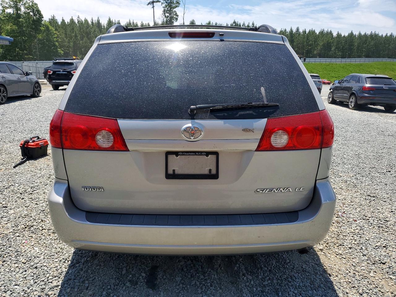 2006 Toyota Sienna Le 7 Passenger Silver vin: 5TDZA23C76S488410