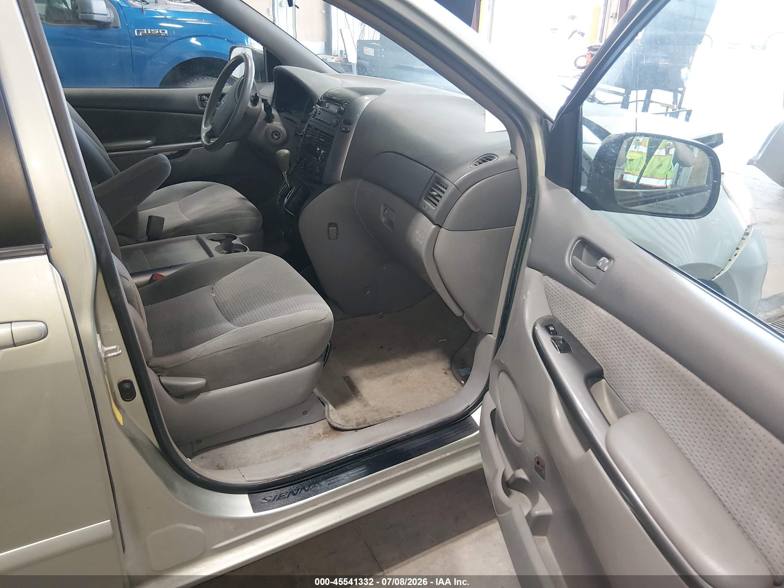 2006 Toyota Sienna Le Green vin: 5TDZA23C76S530848