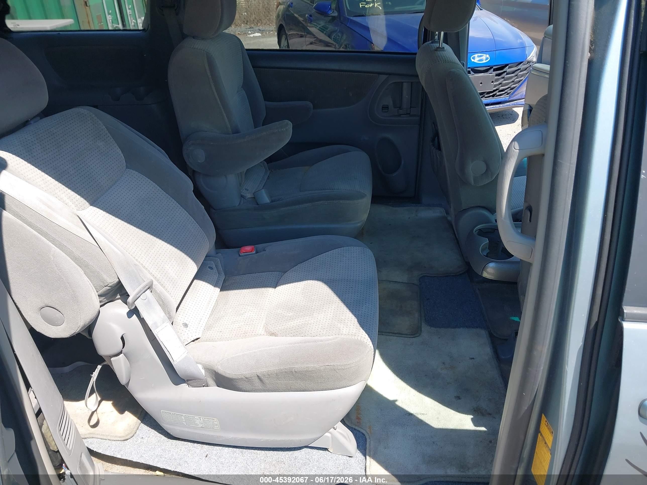 2006 Toyota Sienna Le Light Blue vin: 5TDZA23C76S547701