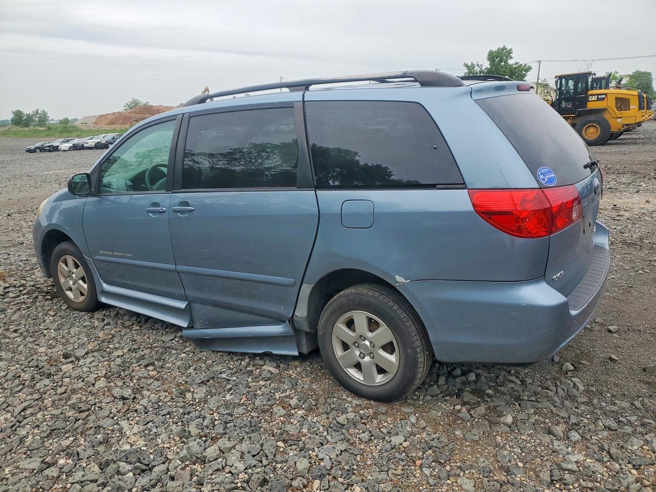 2006 Toyota Sienna Le 8 Passenger Blue vin: 5TDZA23C76S566829