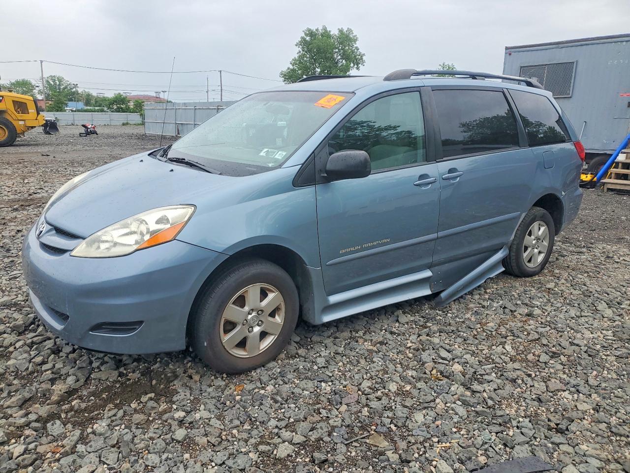 2006 Toyota Sienna Le 8 Passenger Blue vin: 5TDZA23C76S566829
