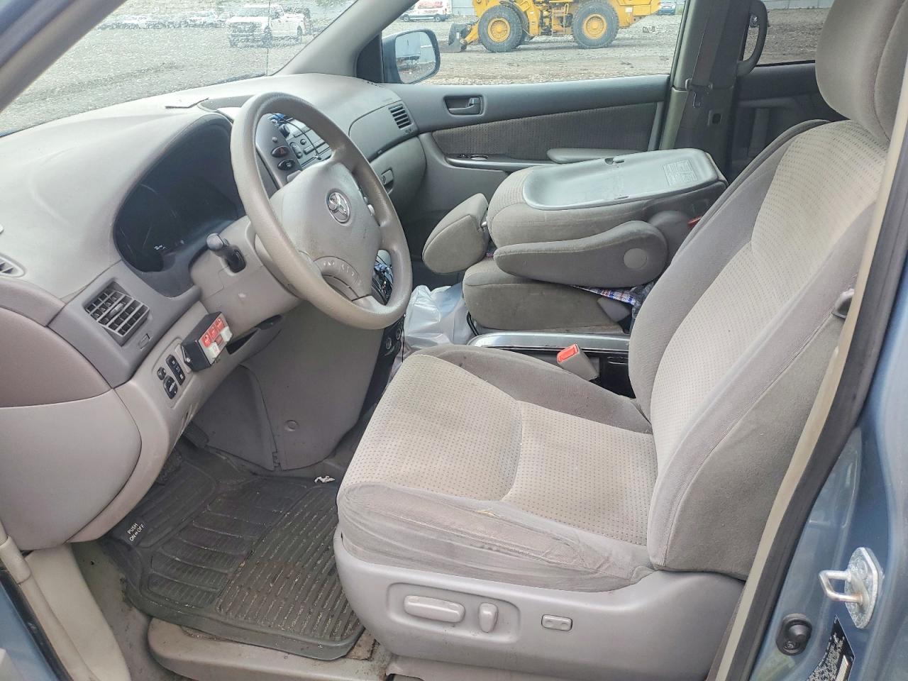 2006 Toyota Sienna Le 8 Passenger Blue vin: 5TDZA23C76S566829