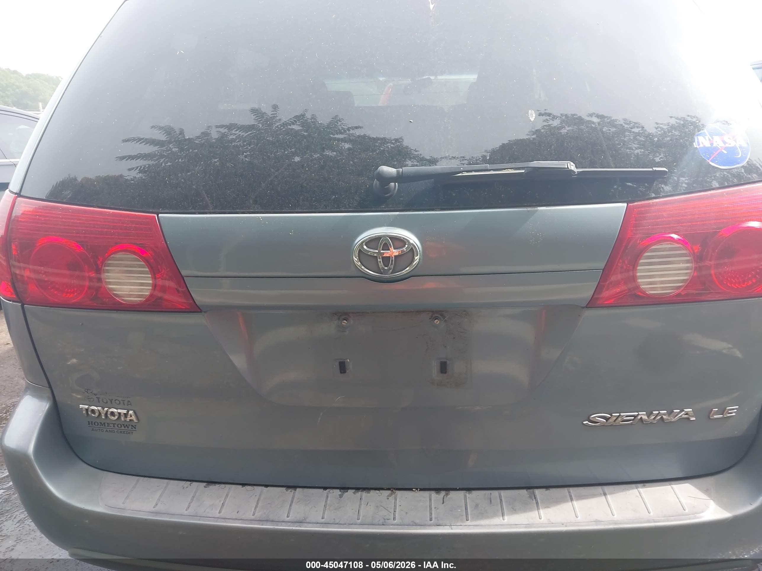 2006 Toyota Sienna Le Blue vin: 5TDZA23C76S572937