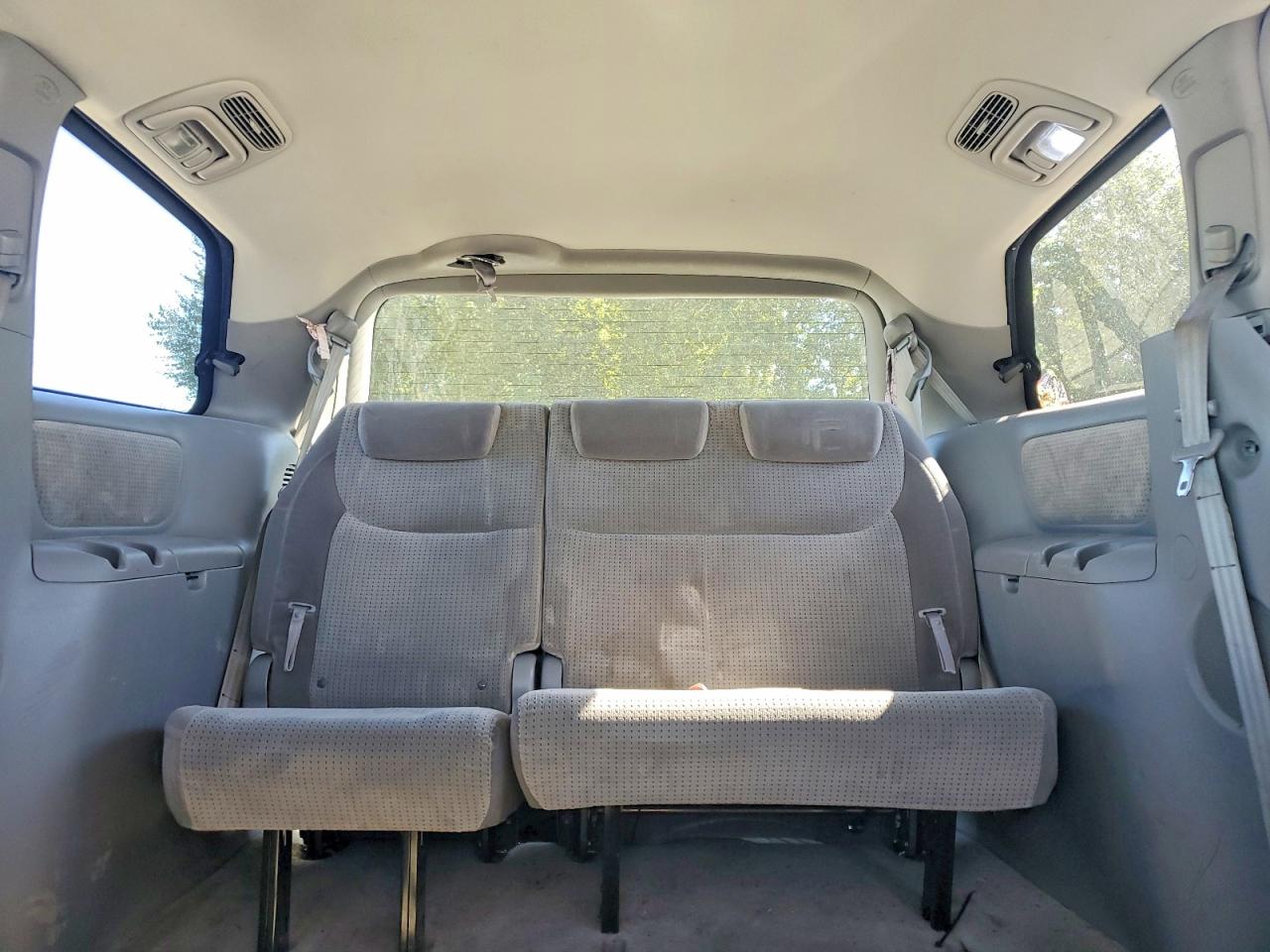 2006 Toyota Sienna Le 8 Passenger Серый vin: 5TDZA23C76S583517