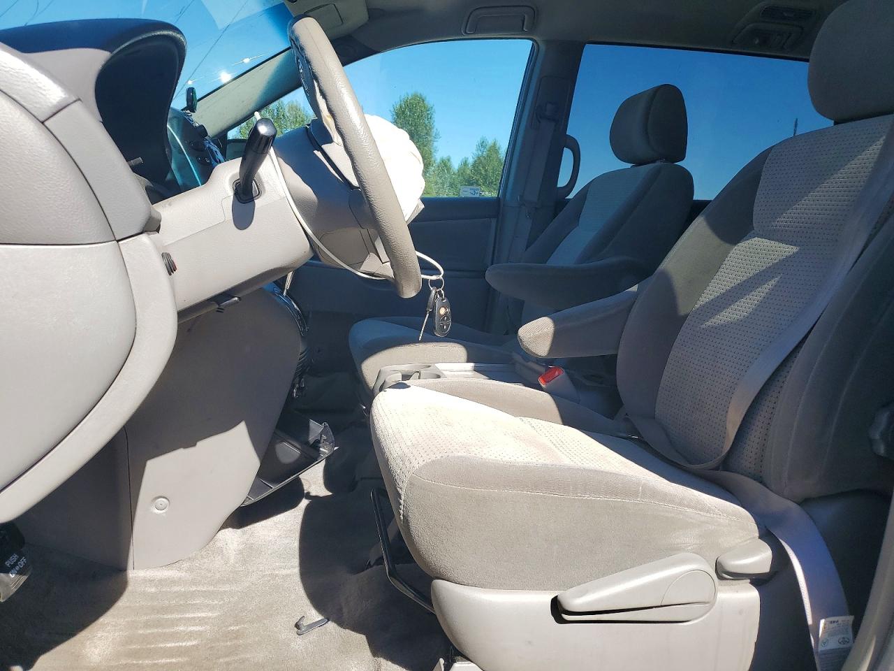 2006 Toyota Sienna Le 8 Passenger Серый vin: 5TDZA23C76S583517