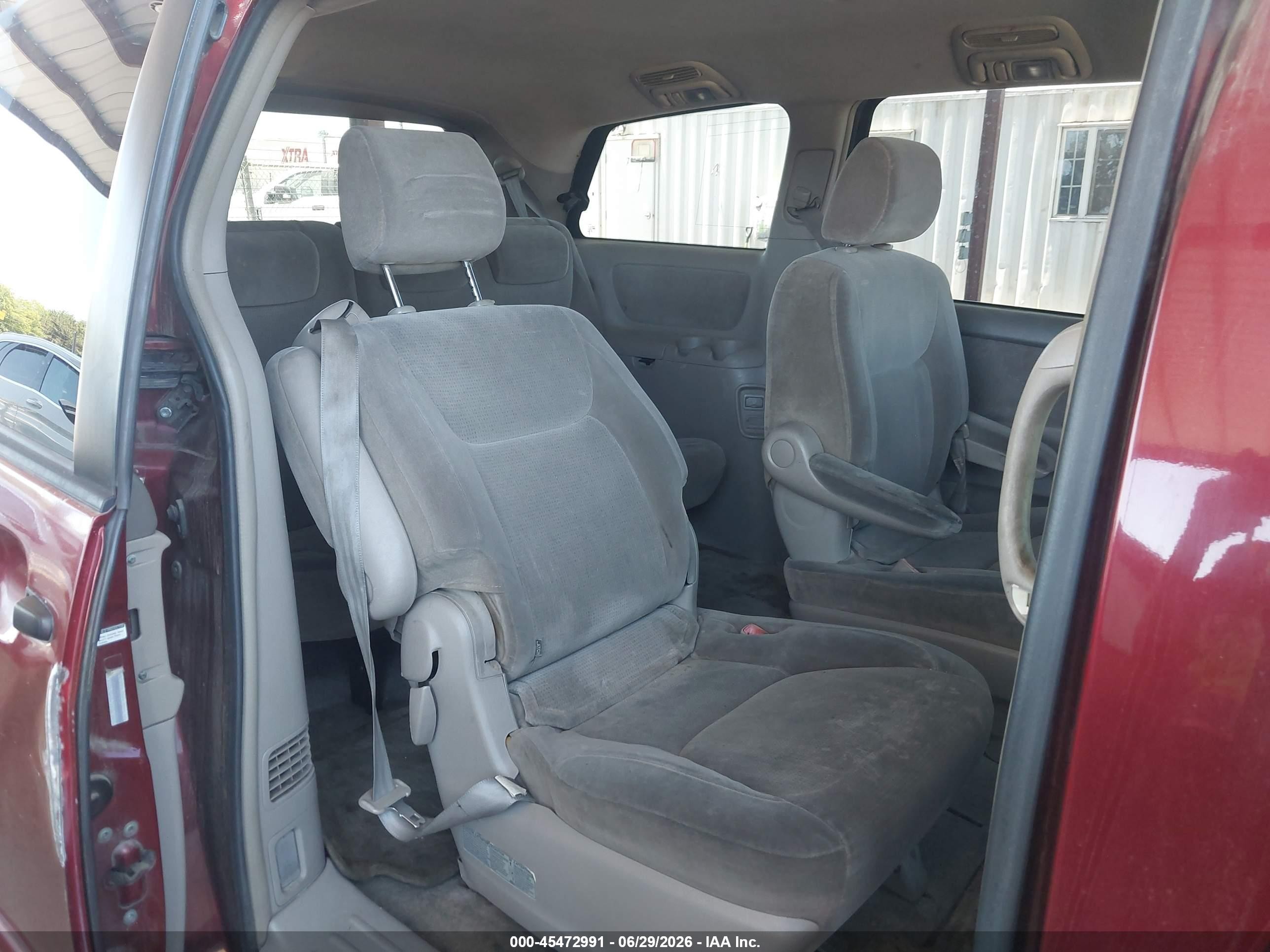 2004 Toyota Sienna Le Бордовый vin: 5TDZA23C84S034356