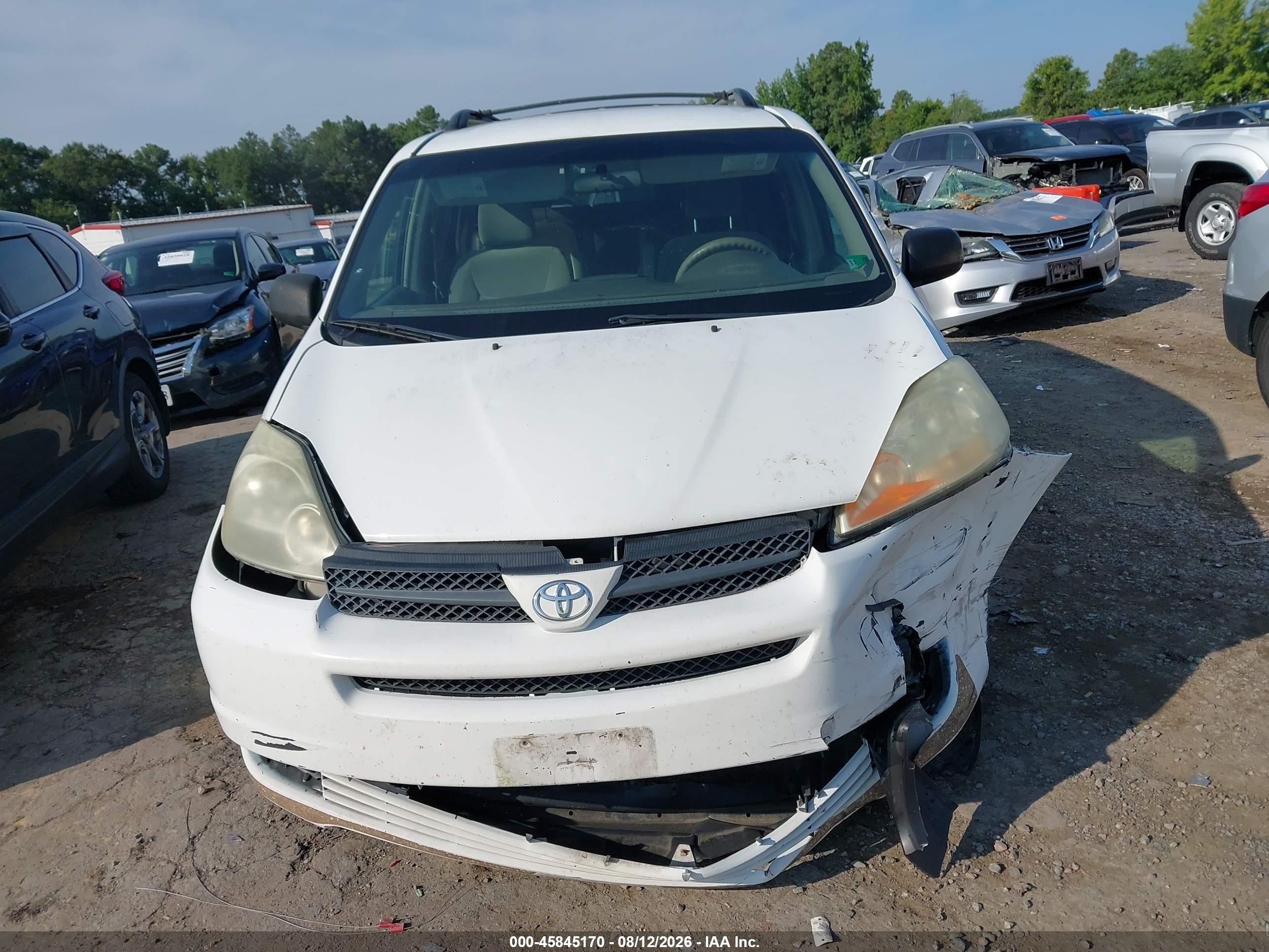 2004 Toyota Sienna Le Белый vin: 5TDZA23C84S131038