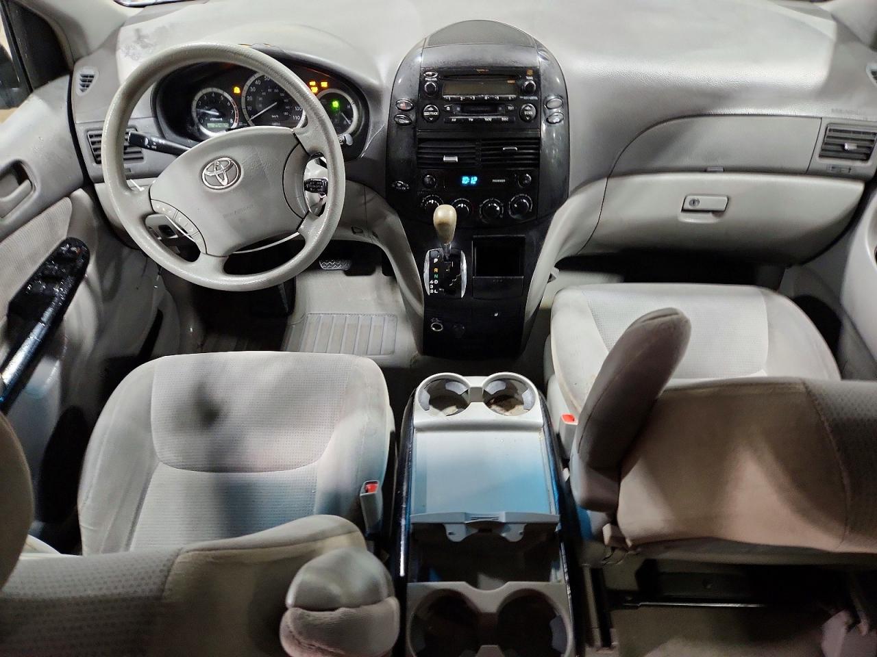 2004 Toyota Sienna Le 8 Passenger Tan vin: 5TDZA23C84S141312