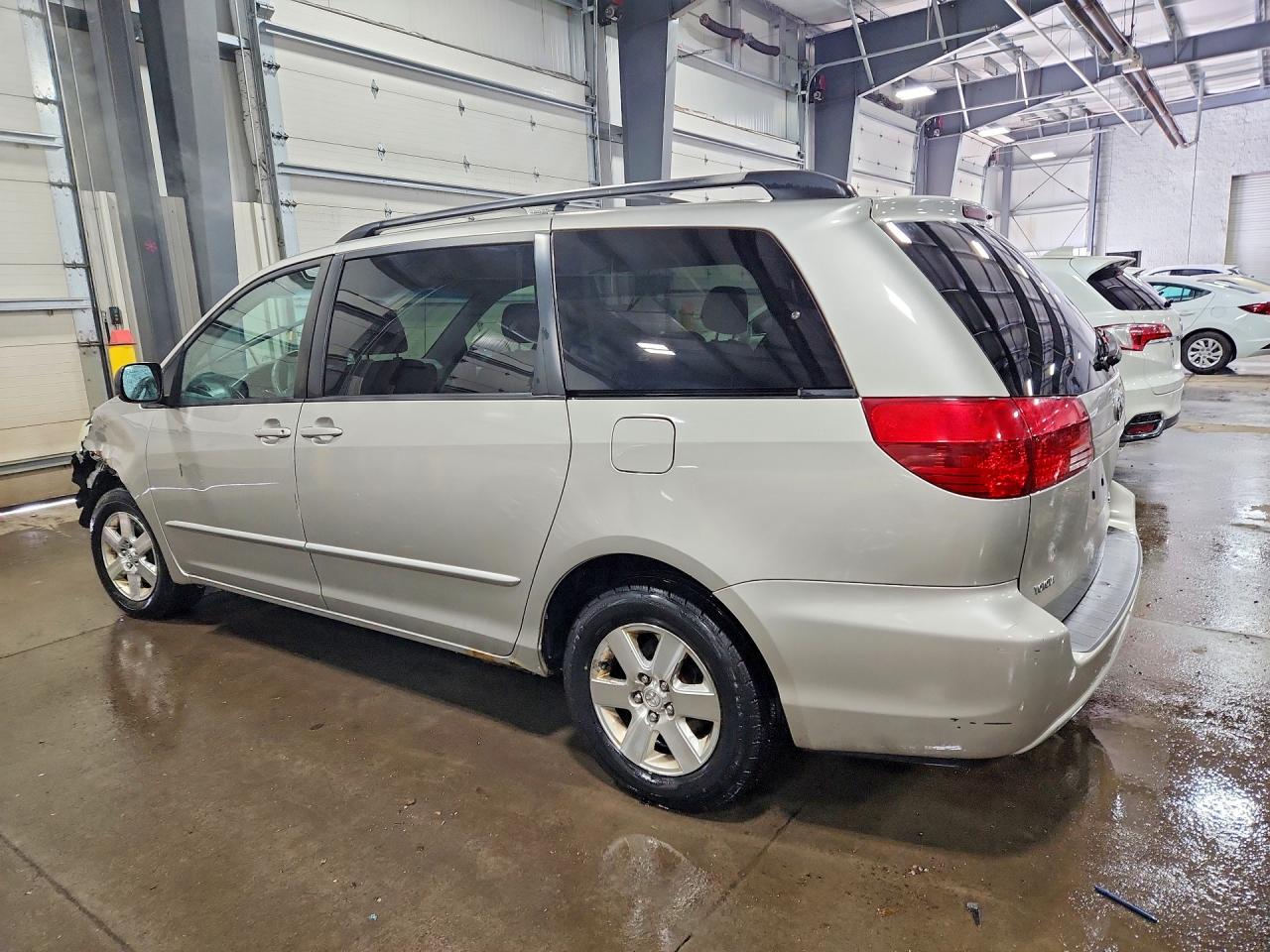 2004 Toyota Sienna Le 8 Passenger Tan vin: 5TDZA23C84S141312