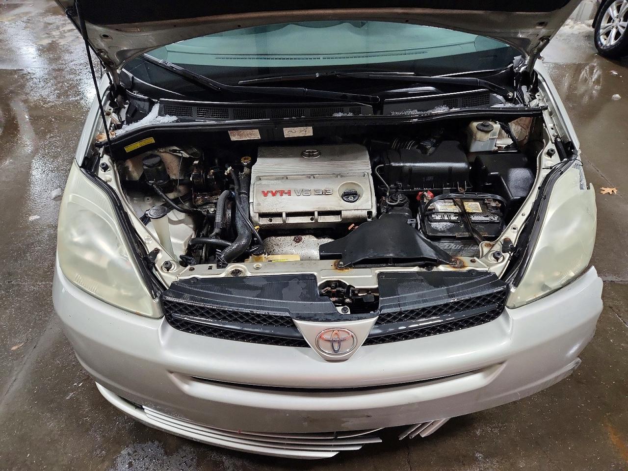 2004 Toyota Sienna Le 8 Passenger Tan vin: 5TDZA23C84S141312