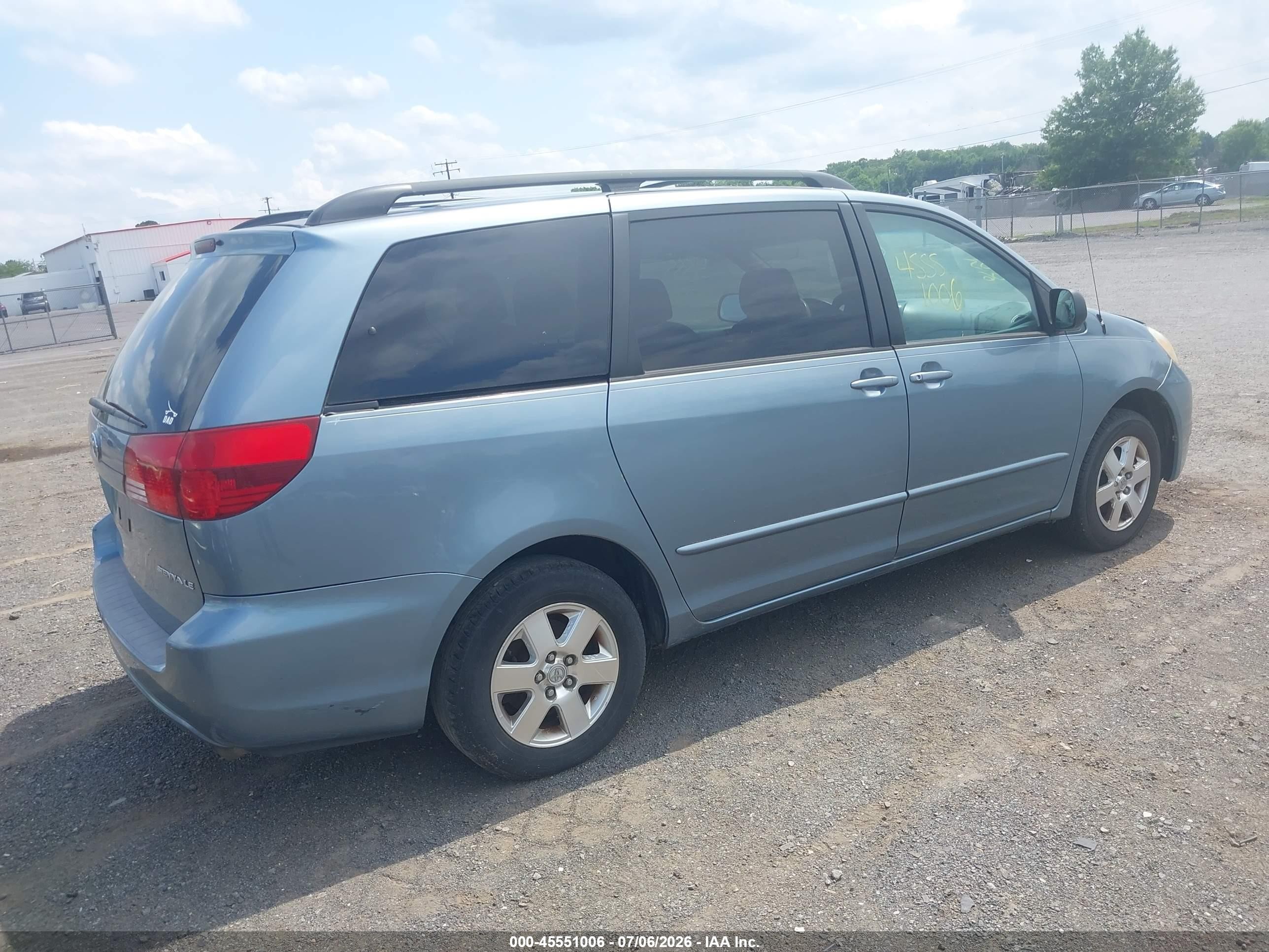 2004 Toyota Sienna Le Blue vin: 5TDZA23C84S146946