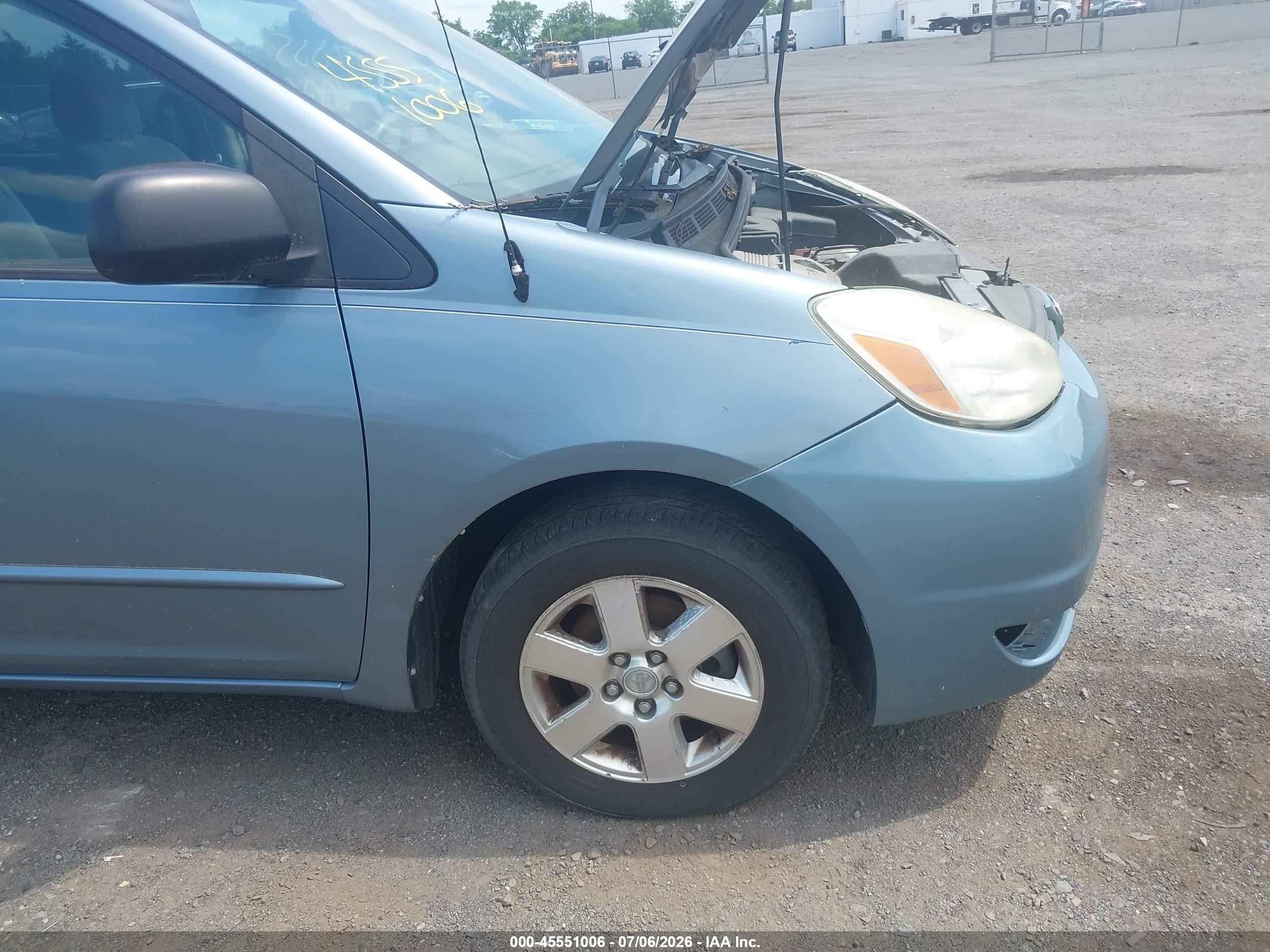2004 Toyota Sienna Le Blue vin: 5TDZA23C84S146946