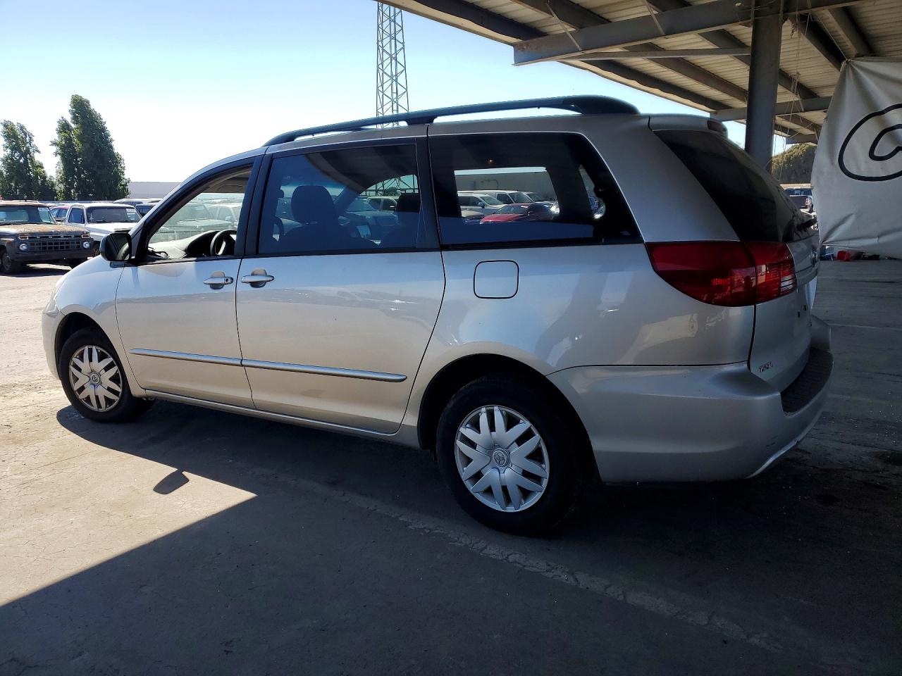 2004 Toyota Sienna Le 7 Passenger Silver vin: 5TDZA23C84S184516