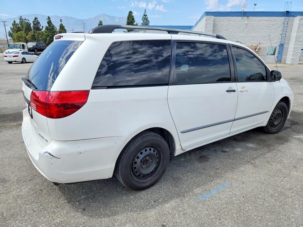 2004 Toyota Sienna Ce 8 Passenger Белый vin: 5TDZA23C84S187416