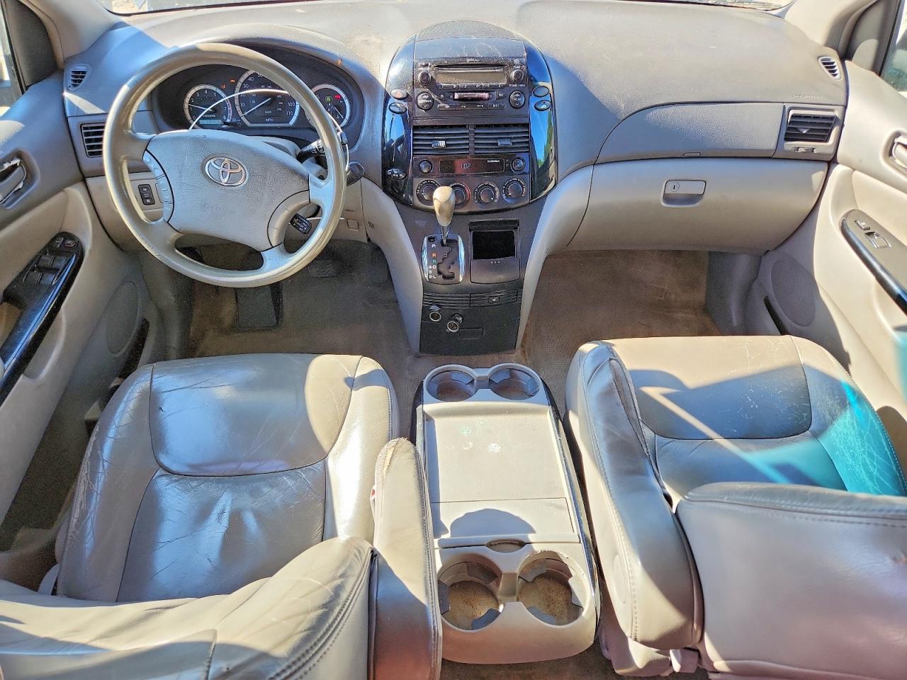 2005 Toyota Sienna Le 7 Passenger Silver vin: 5TDZA23C85S234025