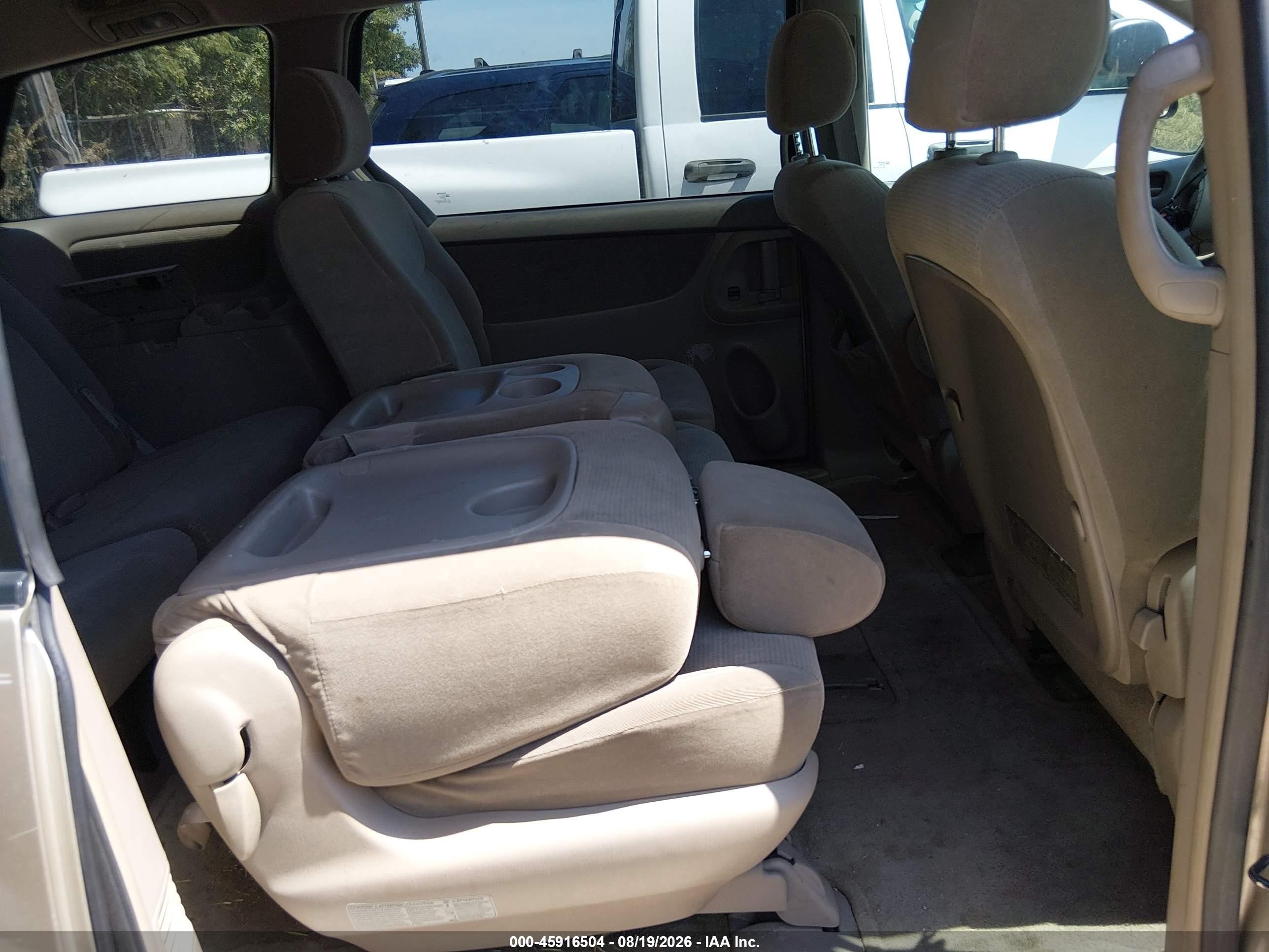 2005 Toyota Sienna Le Золотой vin: 5TDZA23C85S252086