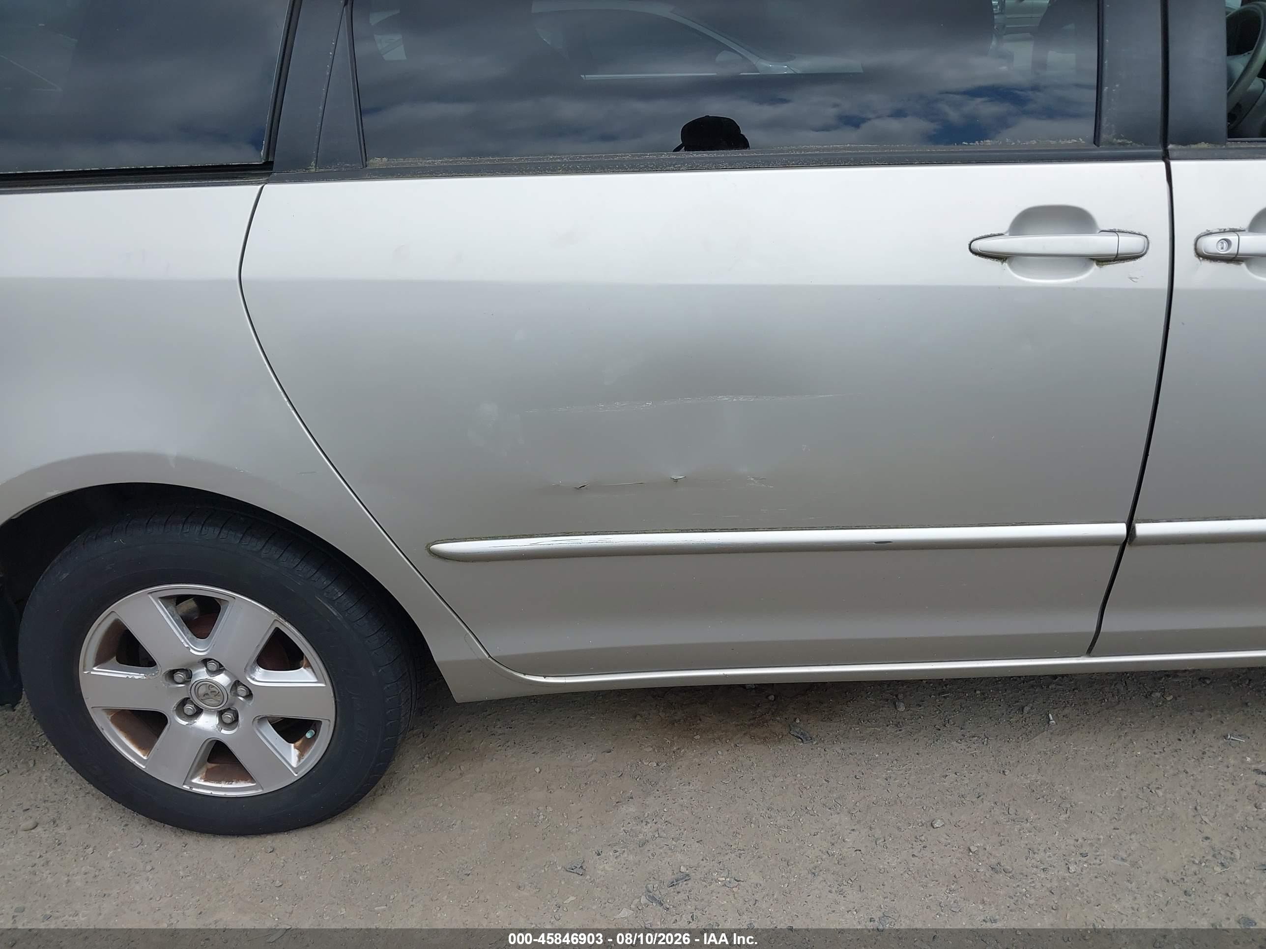 2005 Toyota Sienna Le Silver vin: 5TDZA23C85S264514