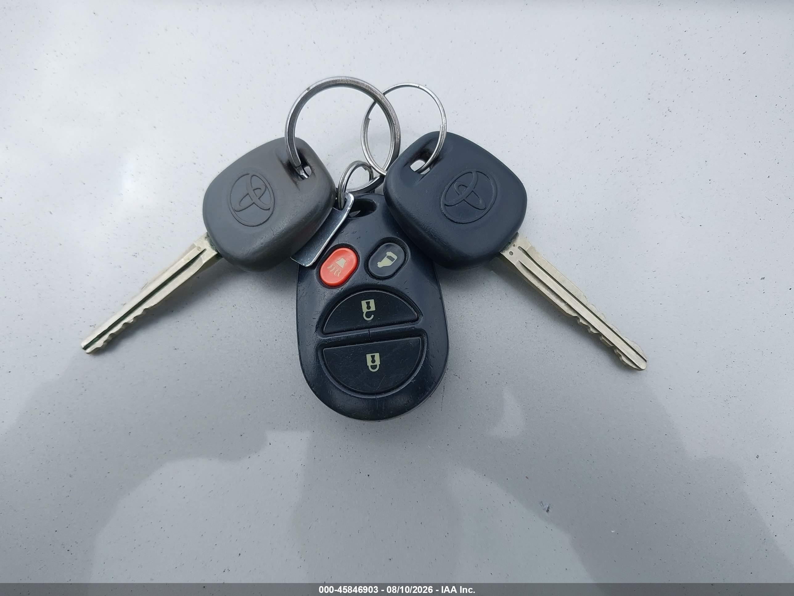2005 Toyota Sienna Le Silver vin: 5TDZA23C85S264514