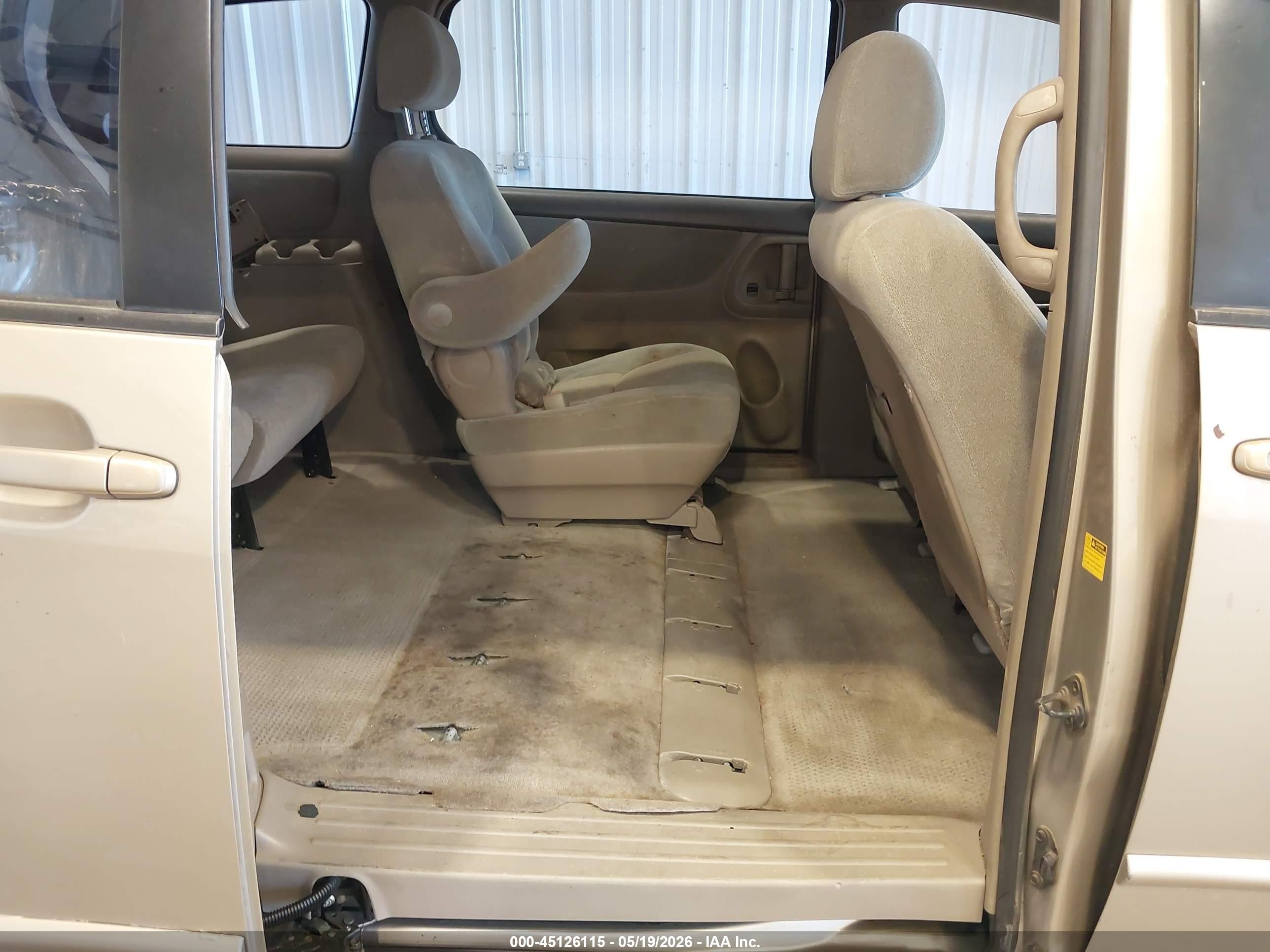 2005 Toyota Sienna Ce Gold vin: 5TDZA23C85S377024