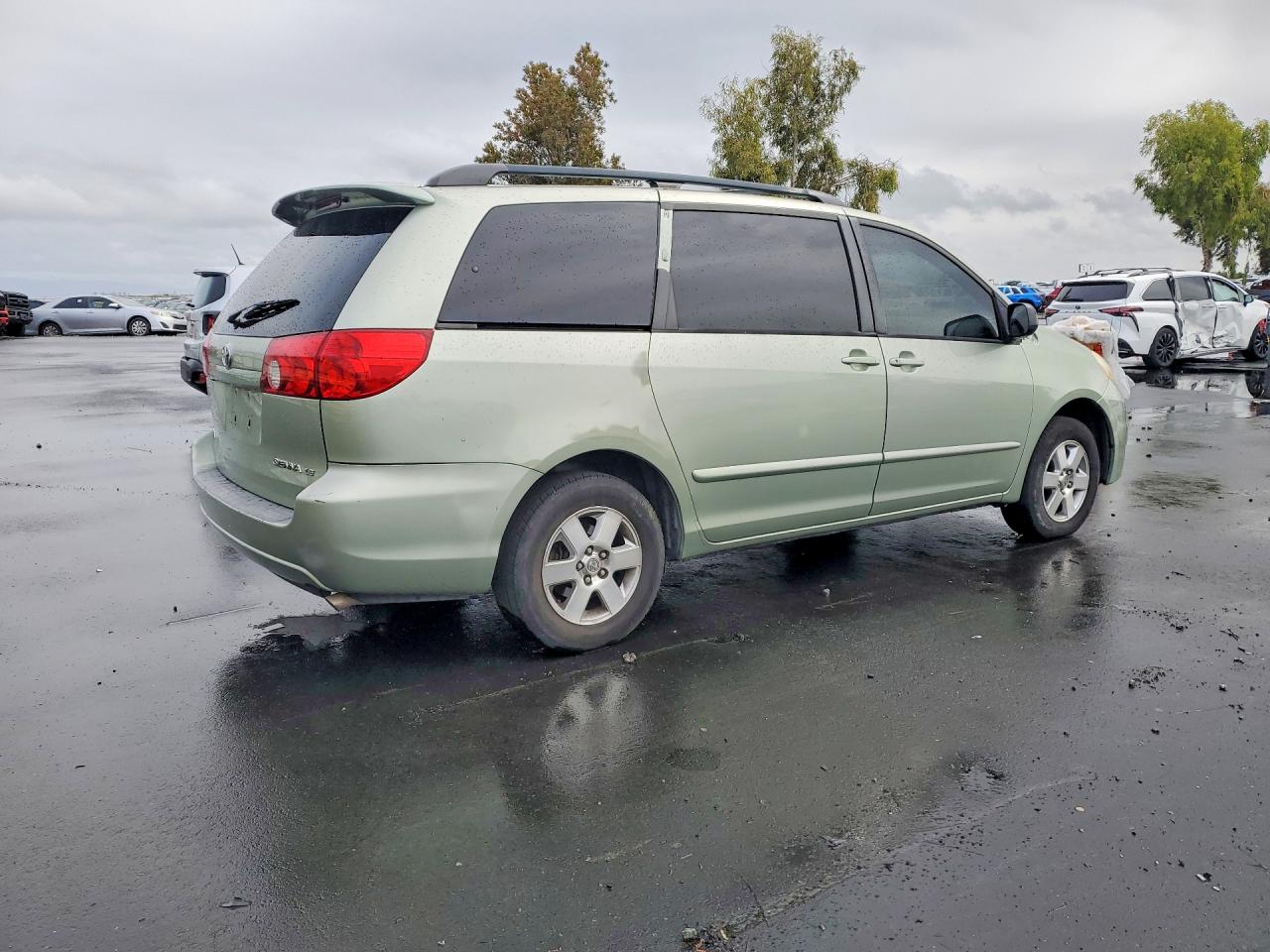 2006 Toyota Sienna Le 8 Passenger Зеленый vin: 5TDZA23C86S409715