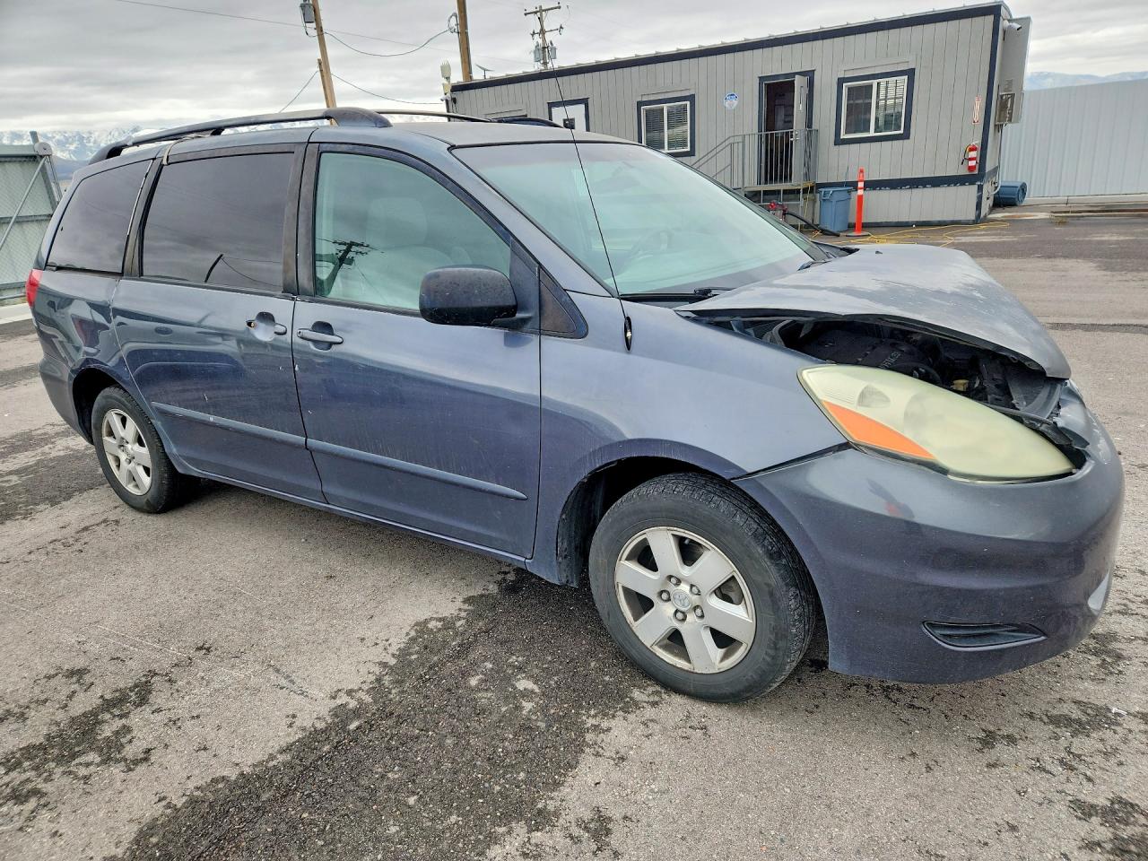 2006 Toyota Sienna Le 8 Passenger Gray vin: 5TDZA23C86S436316