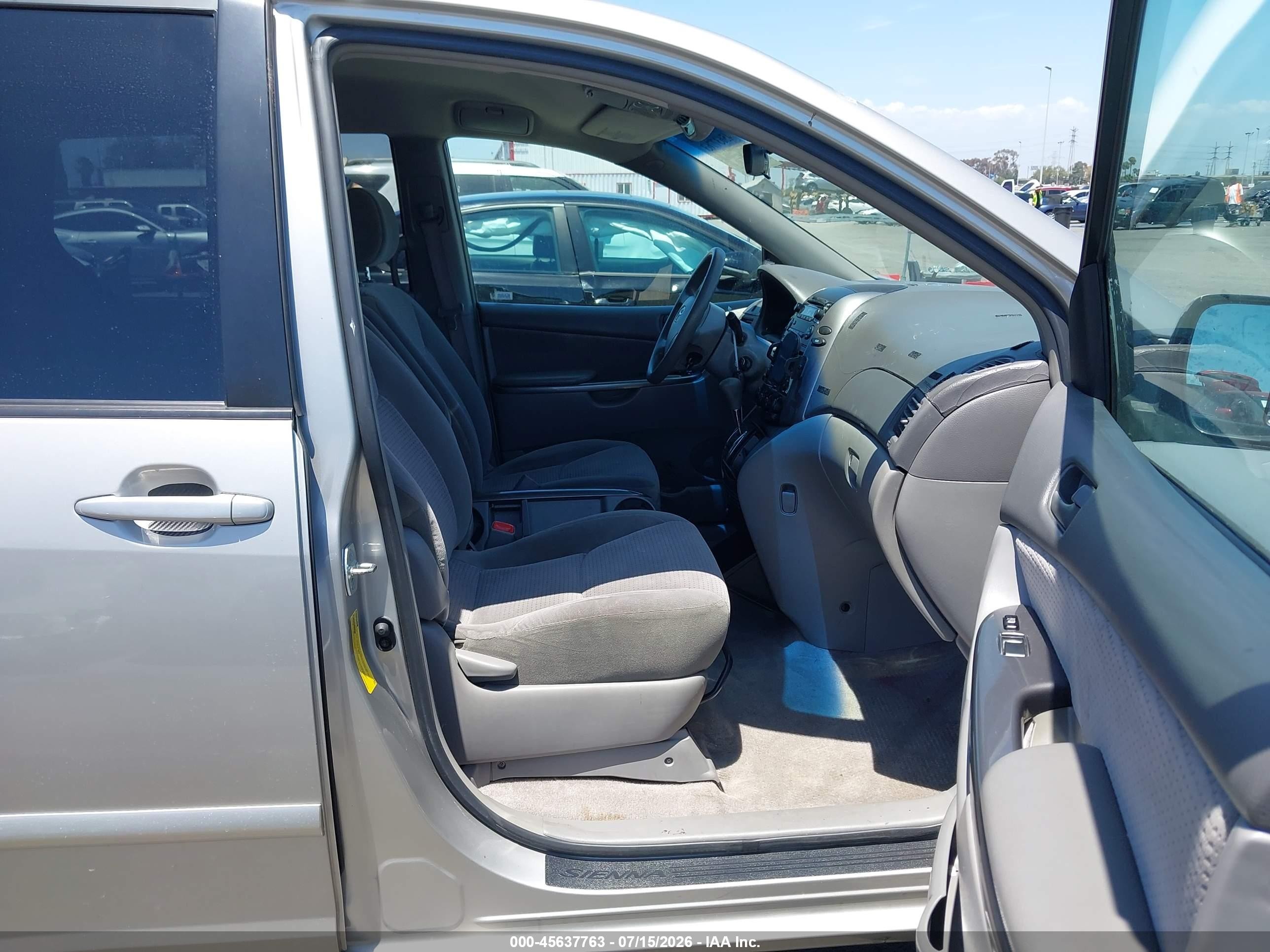 2006 Toyota Sienna Le Silver vin: 5TDZA23C86S478971
