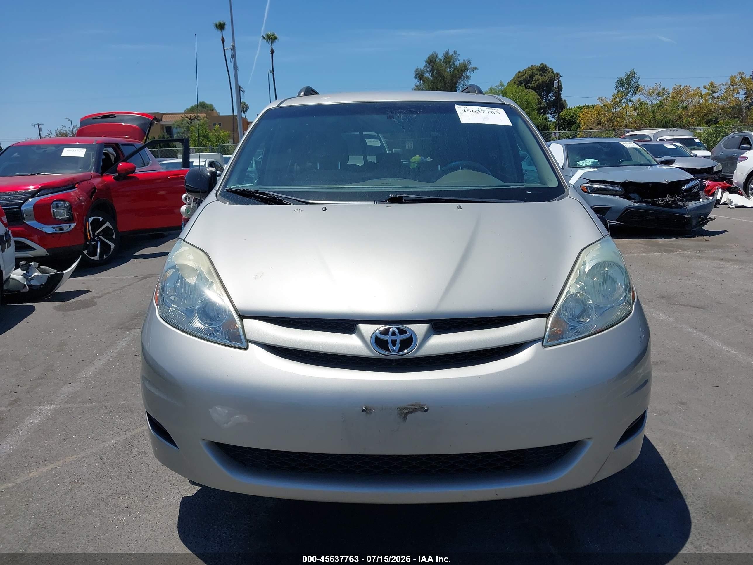 2006 Toyota Sienna Le Silver vin: 5TDZA23C86S478971