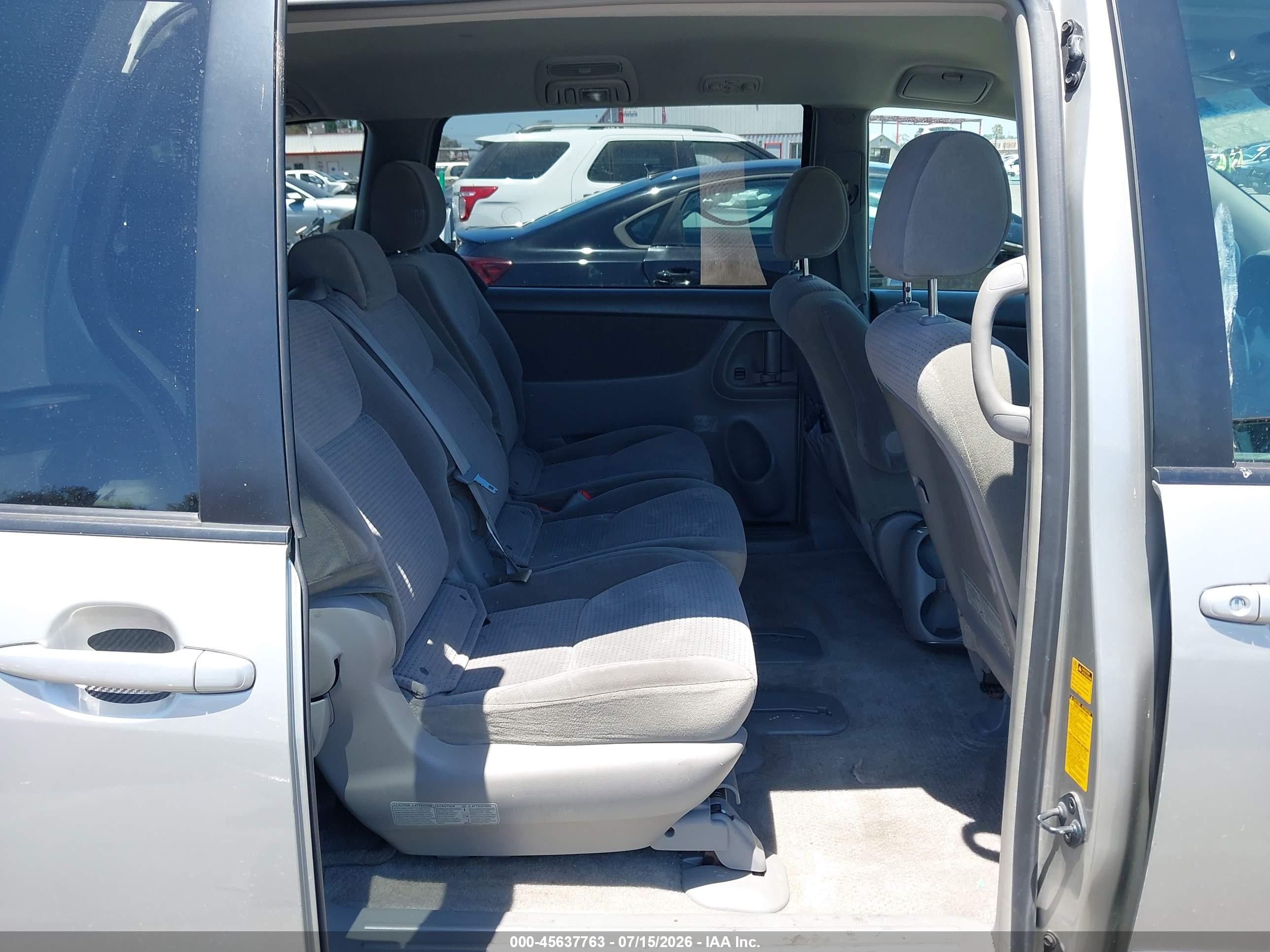 2006 Toyota Sienna Le Silver vin: 5TDZA23C86S478971