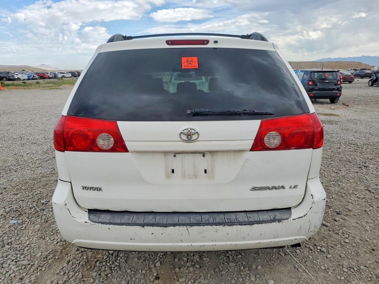 2006 Toyota Sienna Le 8 Passenger White vin: 5TDZA23C86S547321