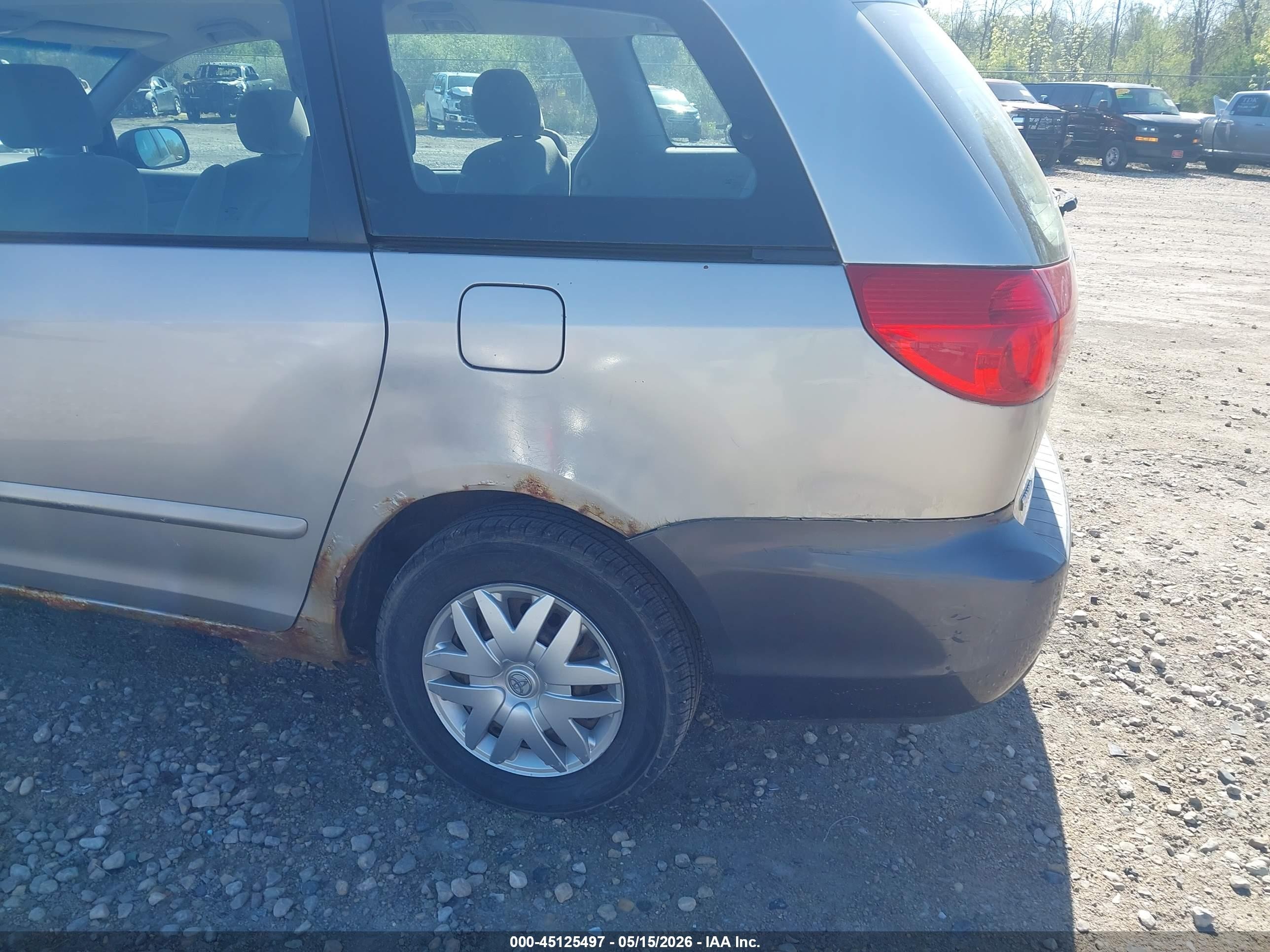 2006 Toyota Sienna Ce Silver vin: 5TDZA23C86S553958