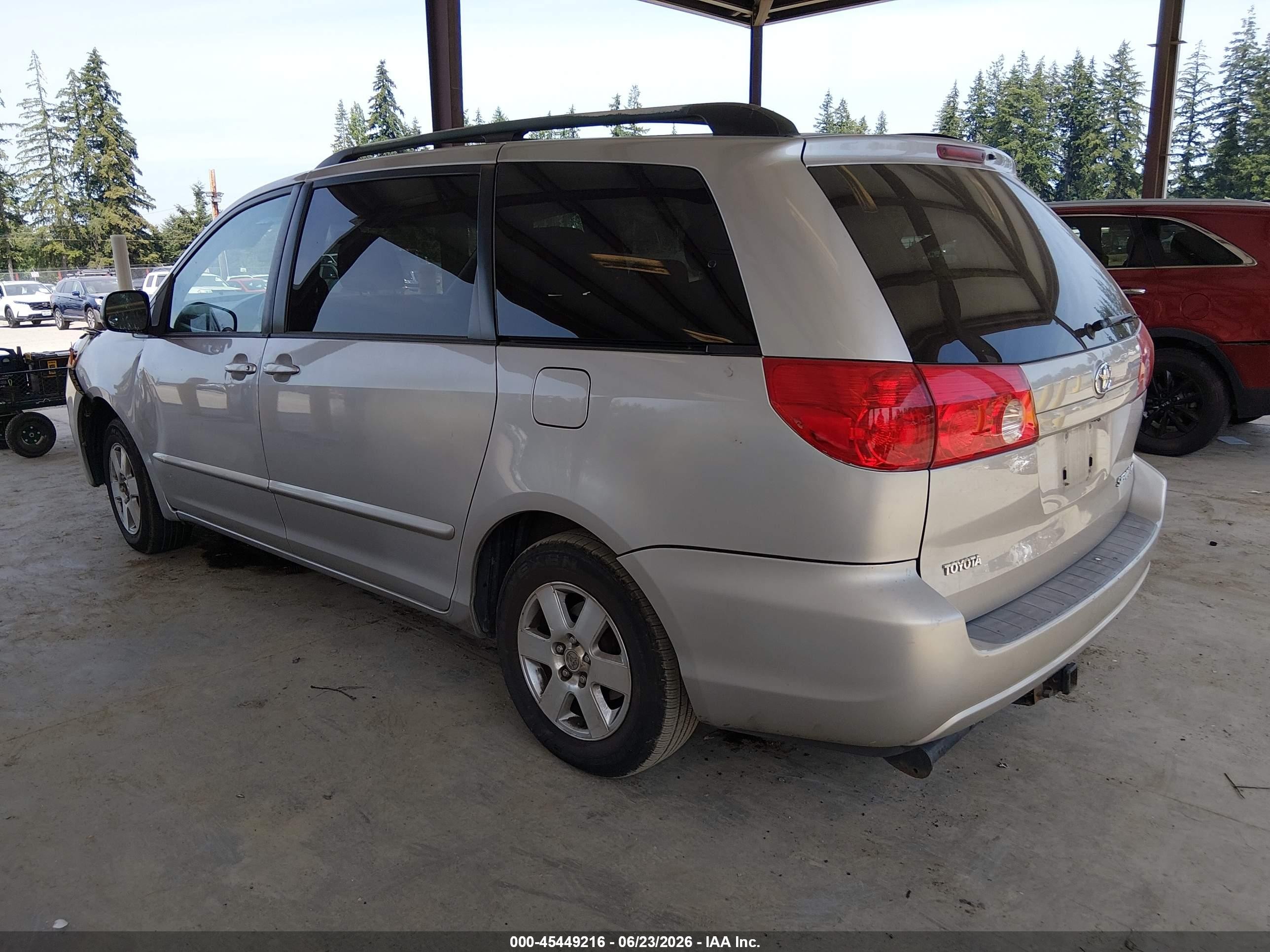 2006 Toyota Sienna Le Silver vin: 5TDZA23C86S569044