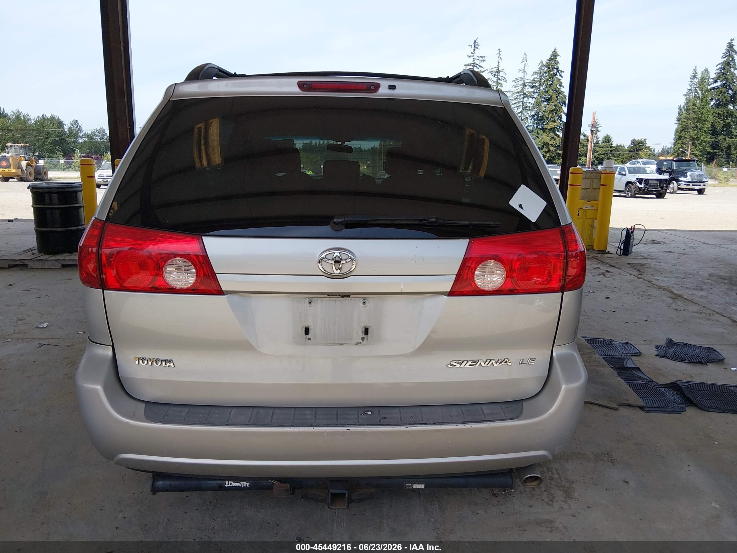 2006 Toyota Sienna Le Silver vin: 5TDZA23C86S569044