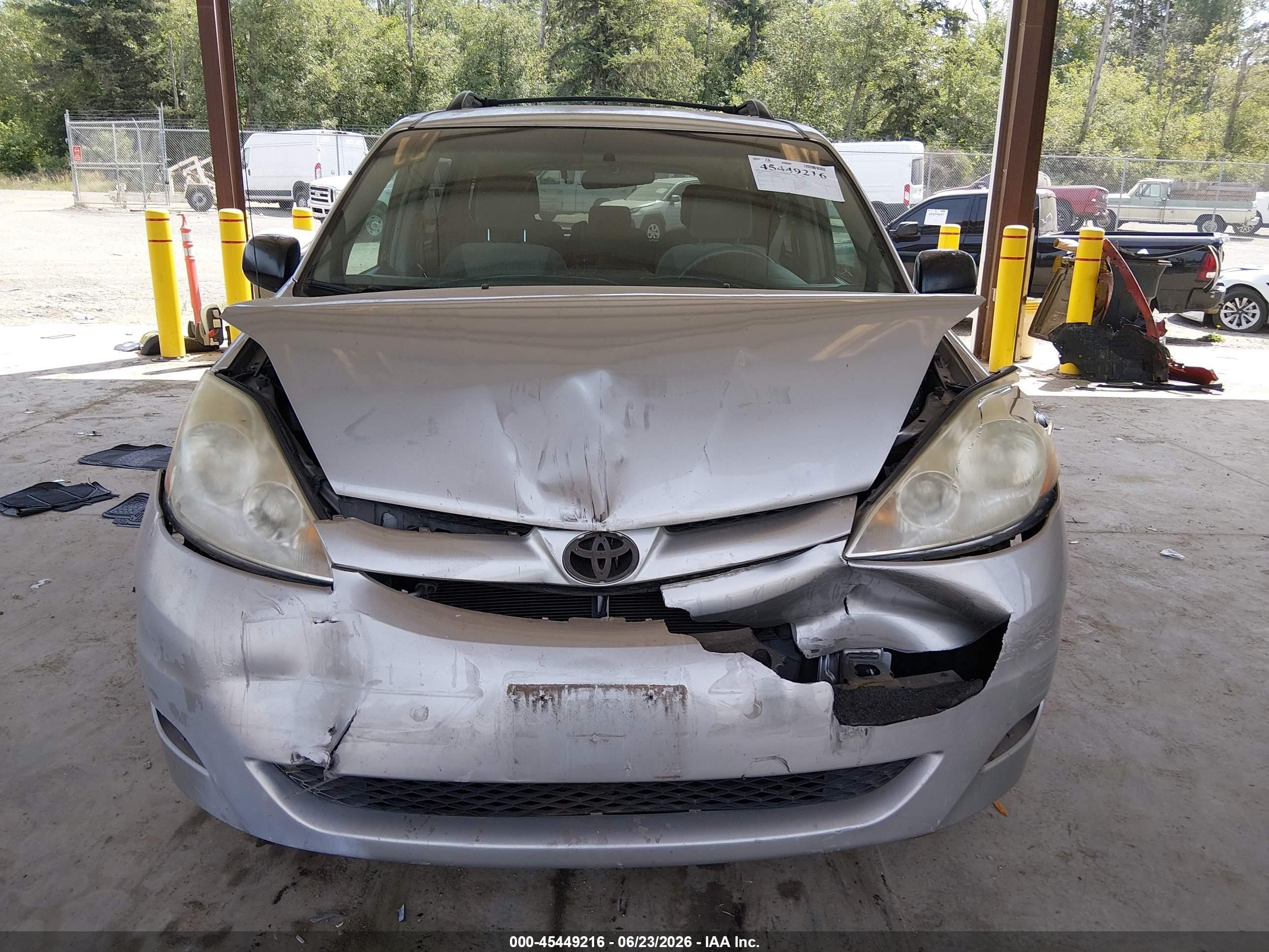 2006 Toyota Sienna Le Silver vin: 5TDZA23C86S569044