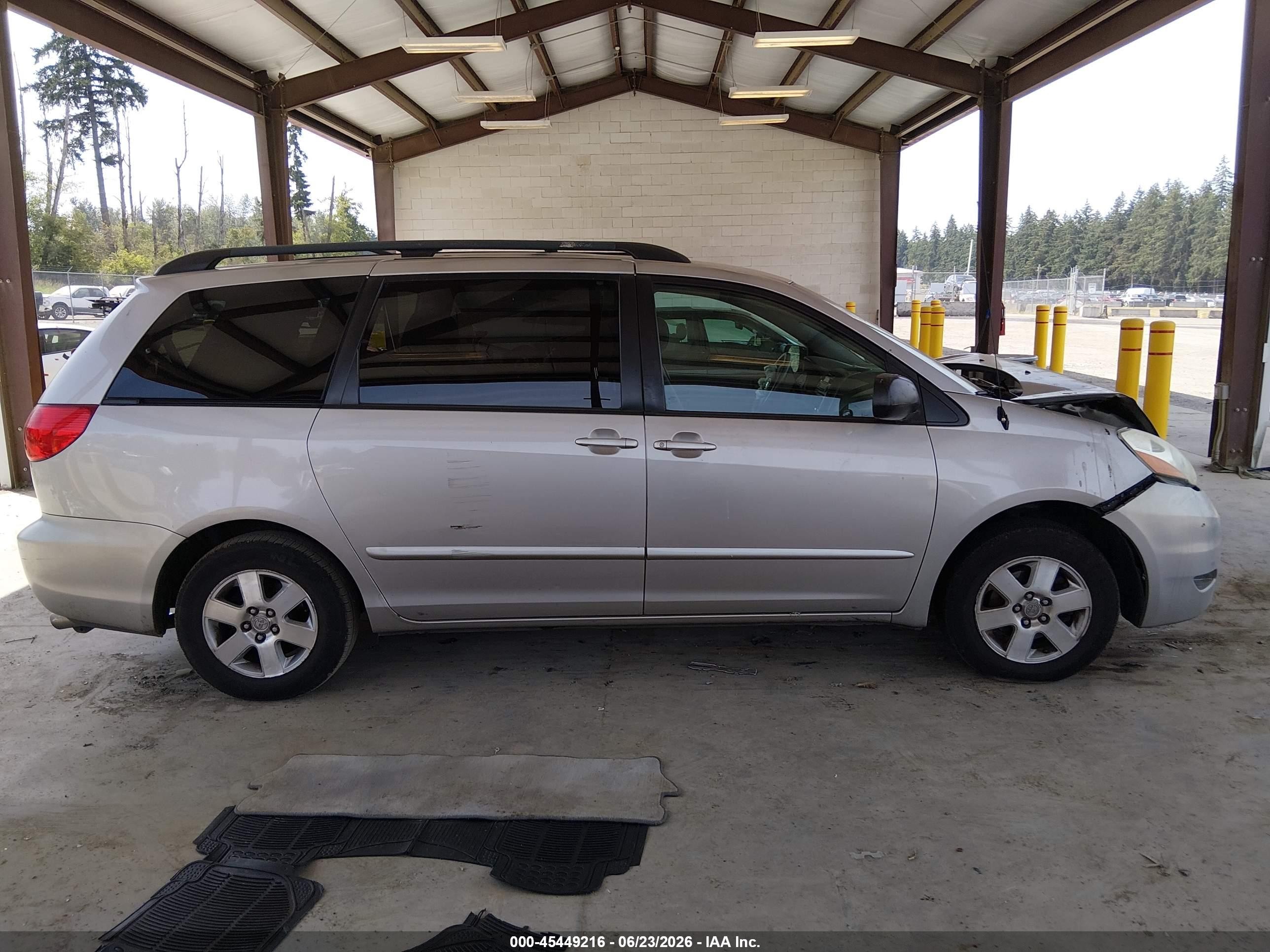 2006 Toyota Sienna Le Silver vin: 5TDZA23C86S569044